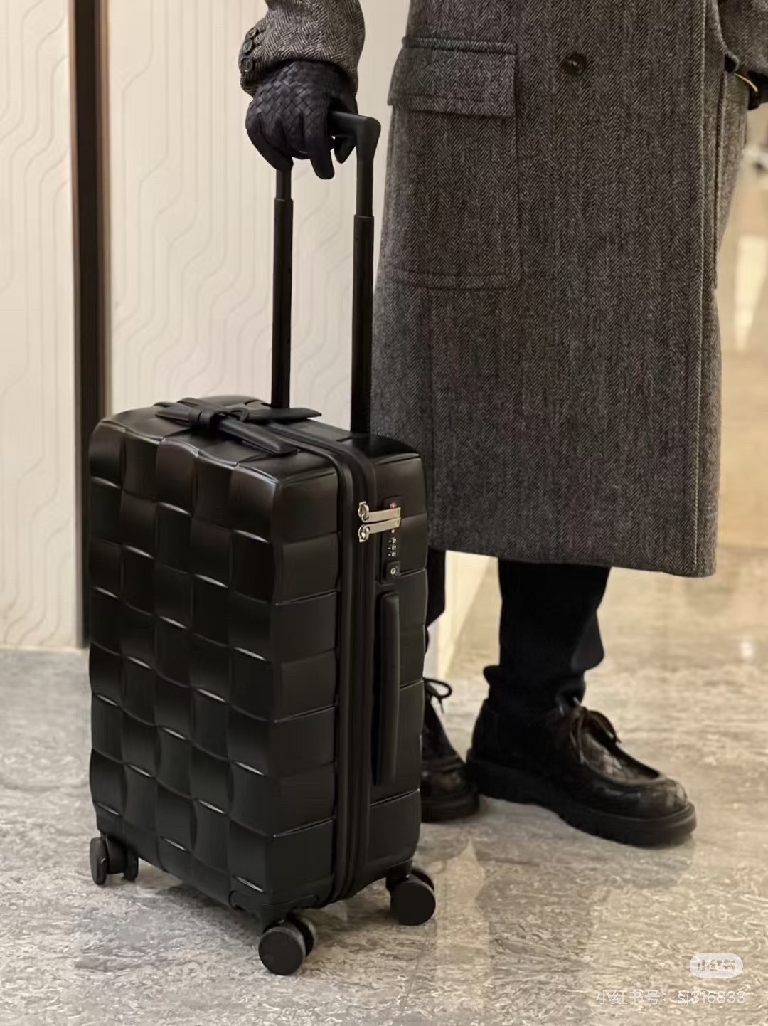 보테가베네타 블랙 오디세이 기내용 수트케이스