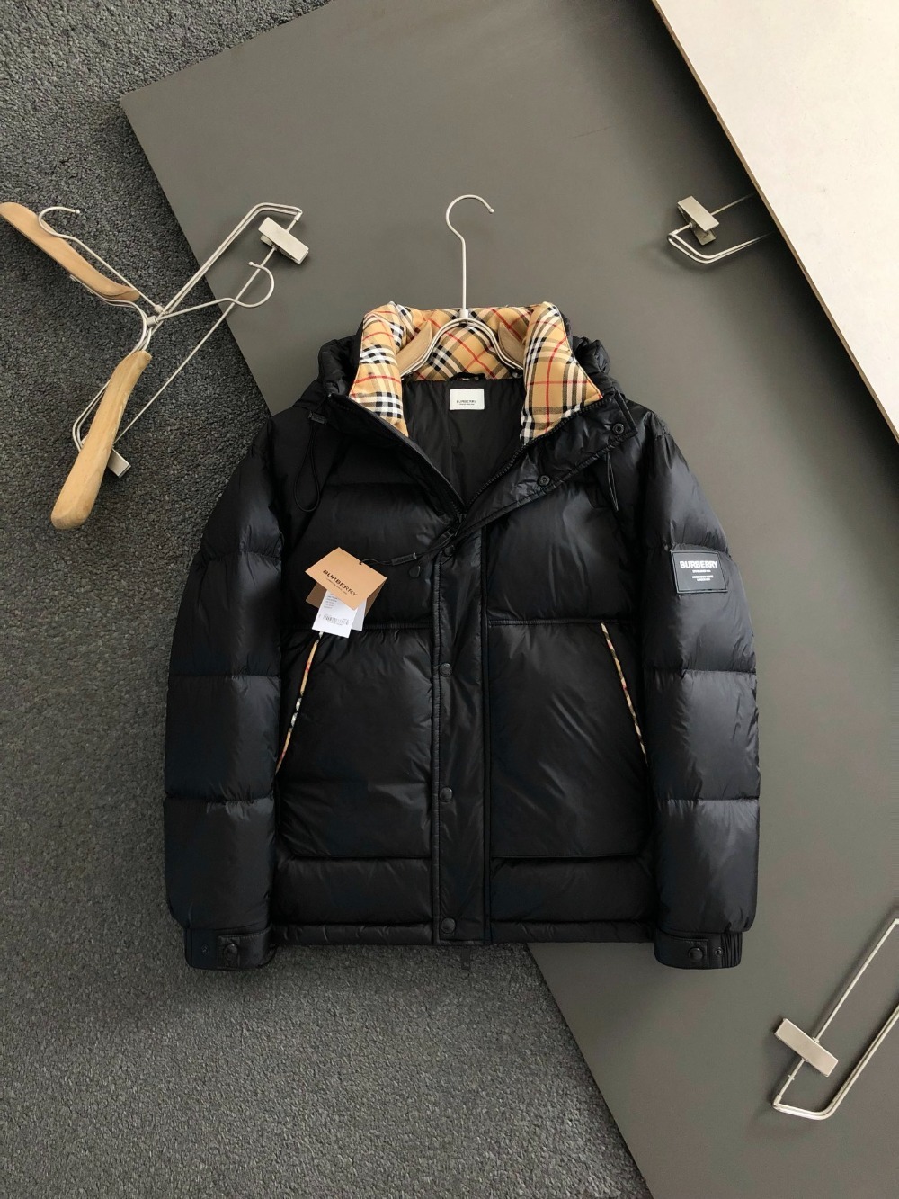 버버* 24ss 체크 넥 가죽 다운 패딩