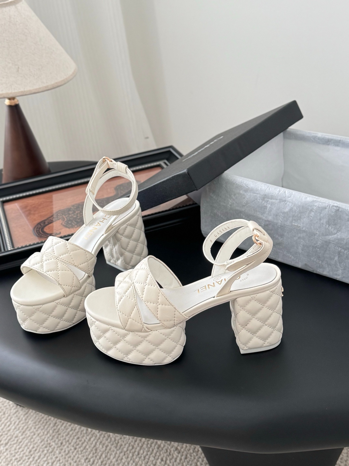 샤넬 25A 프리미엄 핸드메이드 샌들