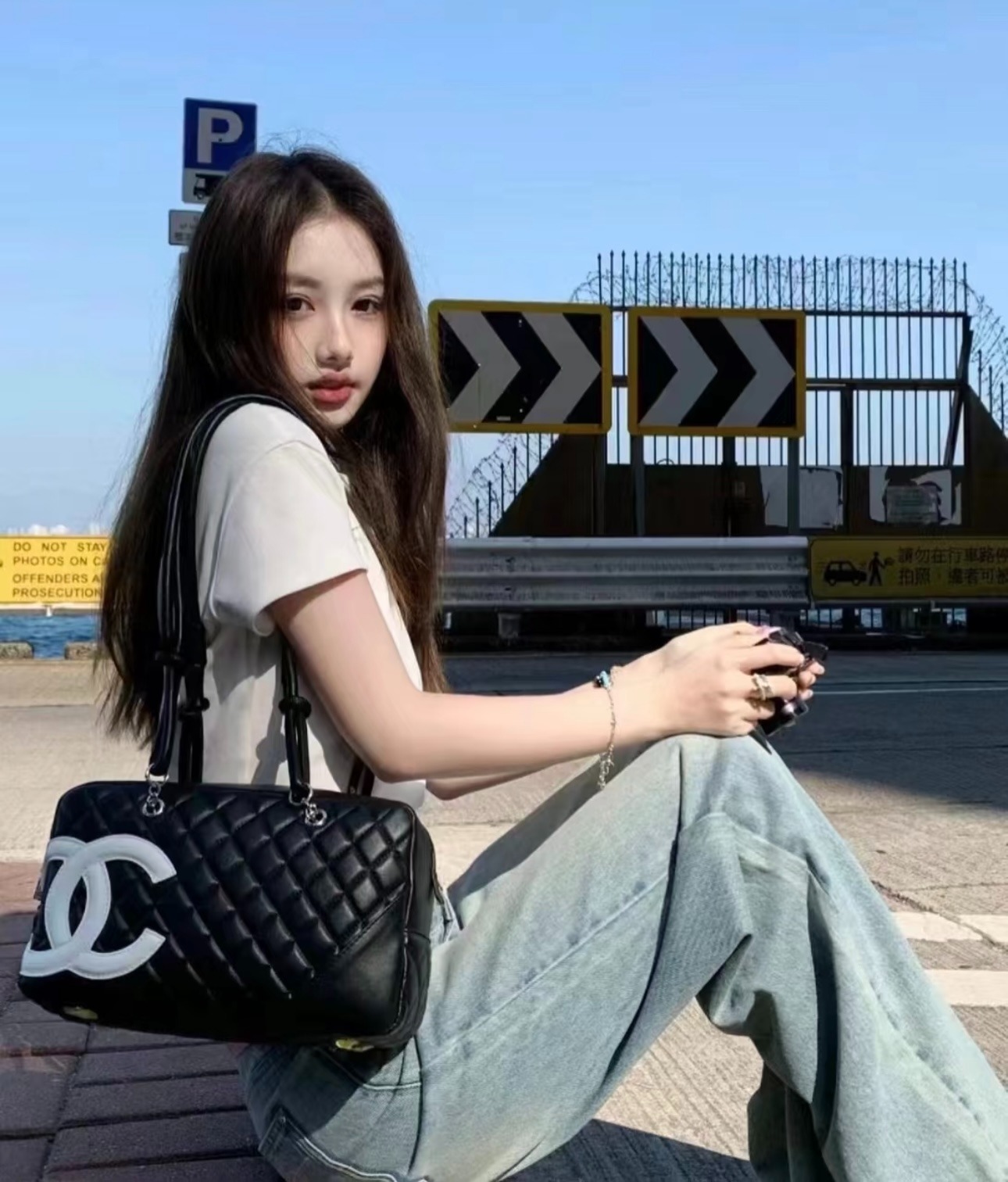 샤넬 깜봉 미디엄 볼링백