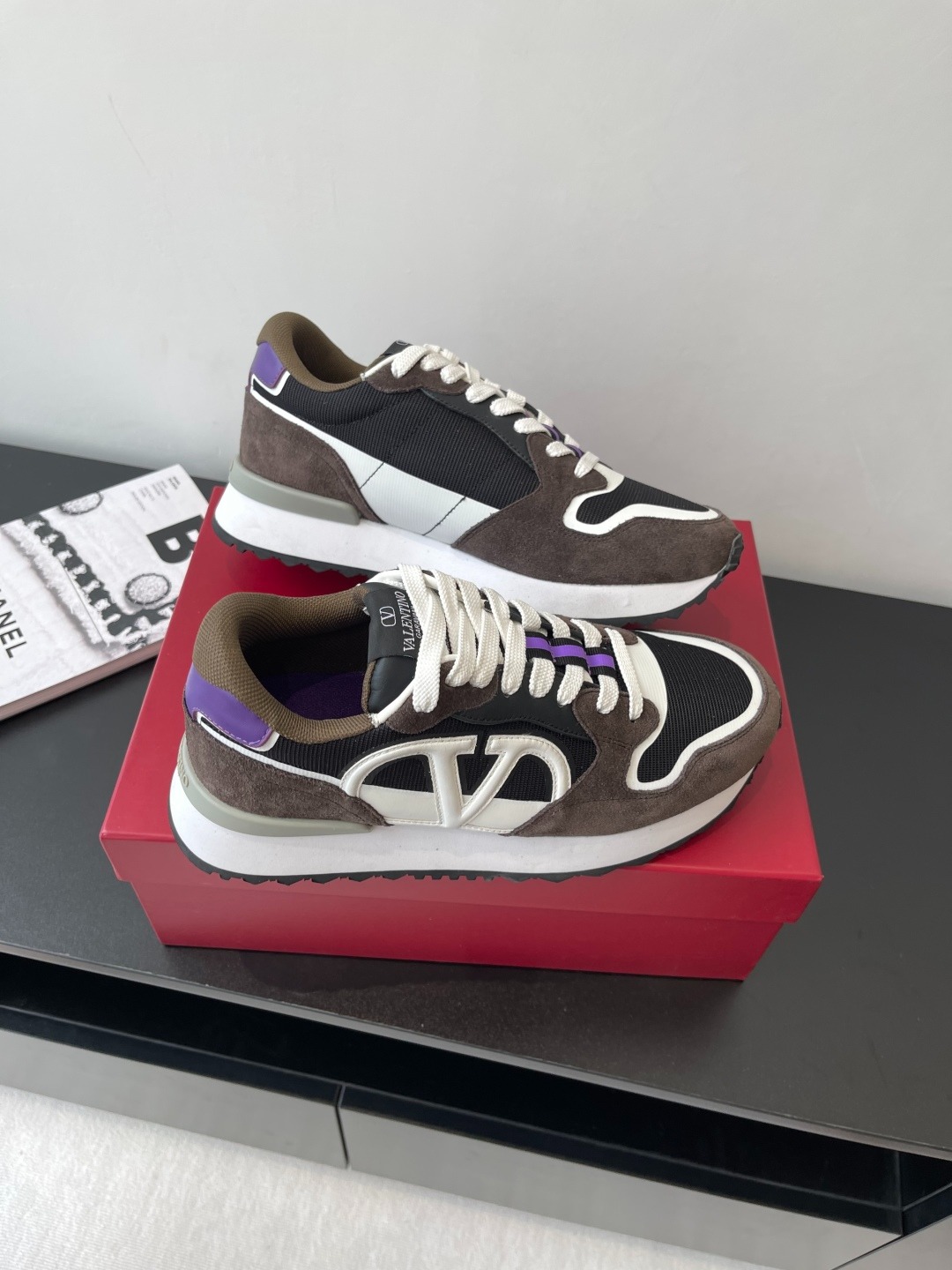 발렌티노 25ss 신상 캐쥬얼 통굽 운동화 (커플)