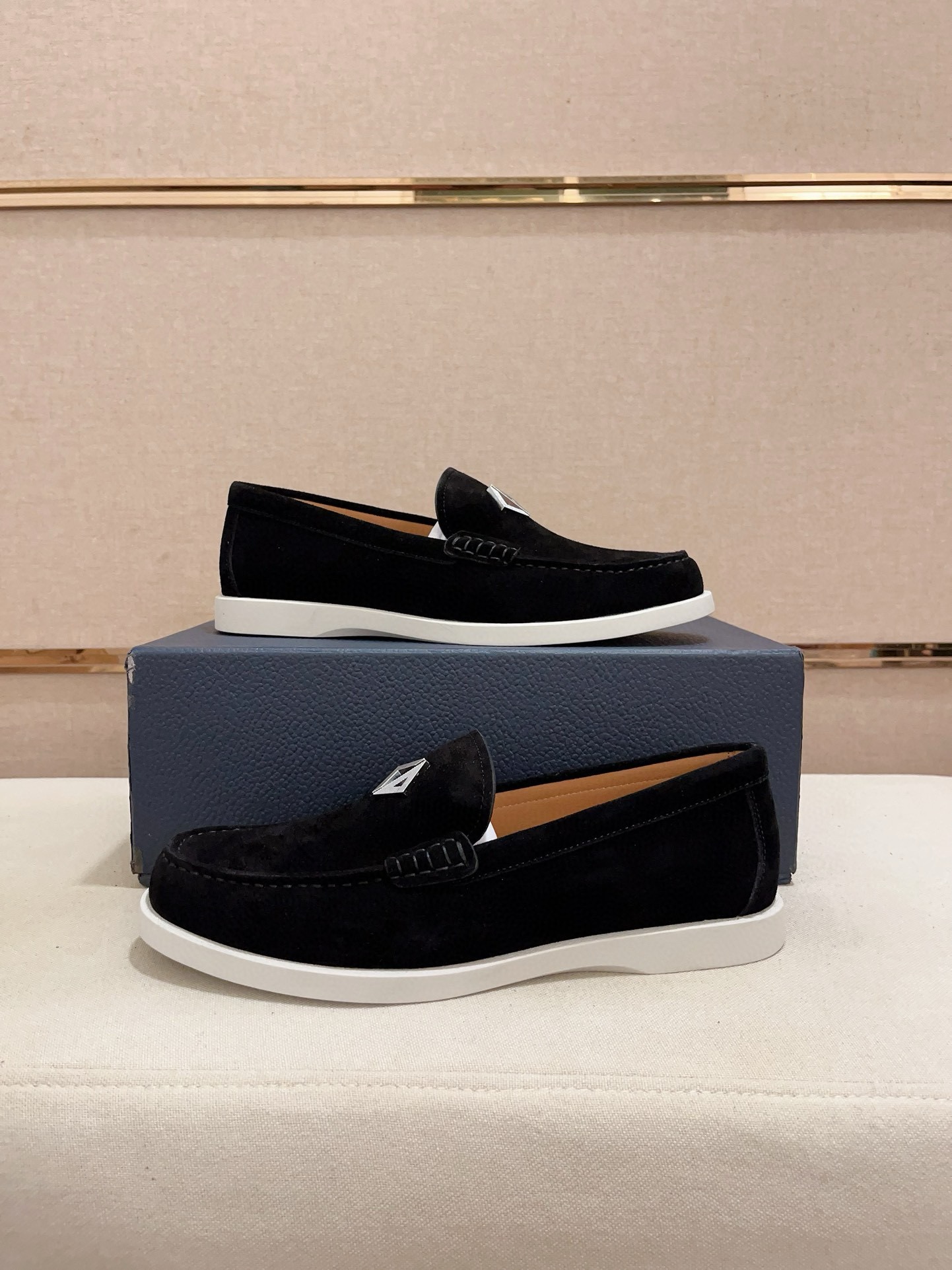 디올 신상 로얄 로퍼 스웨이드