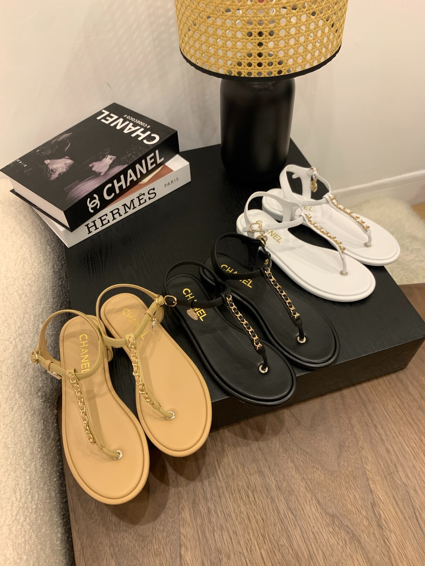 샤넬 25 신상 체인 조리 슬리퍼