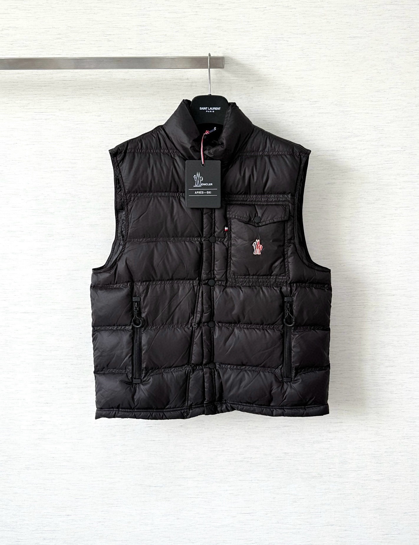 몽클레어 25FW 하이넥 패딩 베스트코트