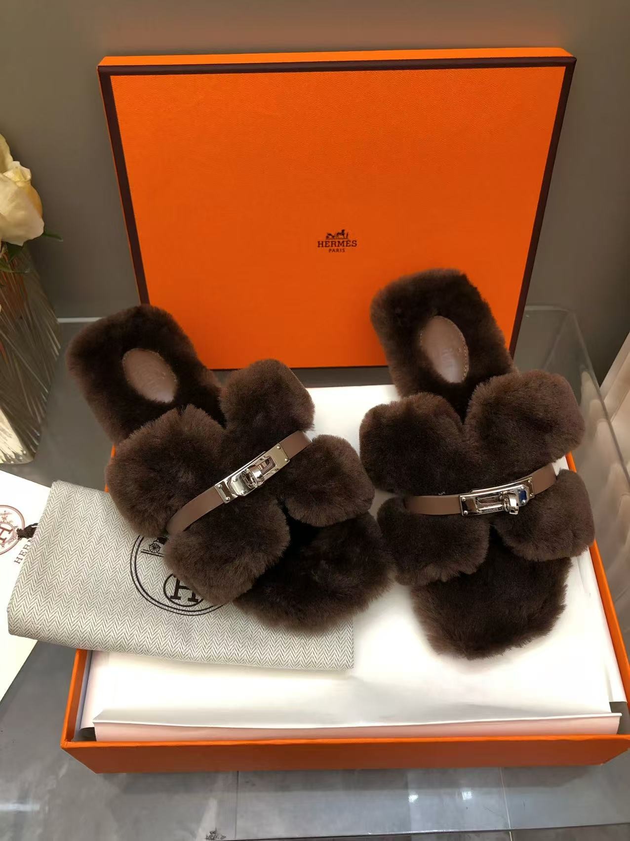 에르메스 신상 퍼 슬리퍼