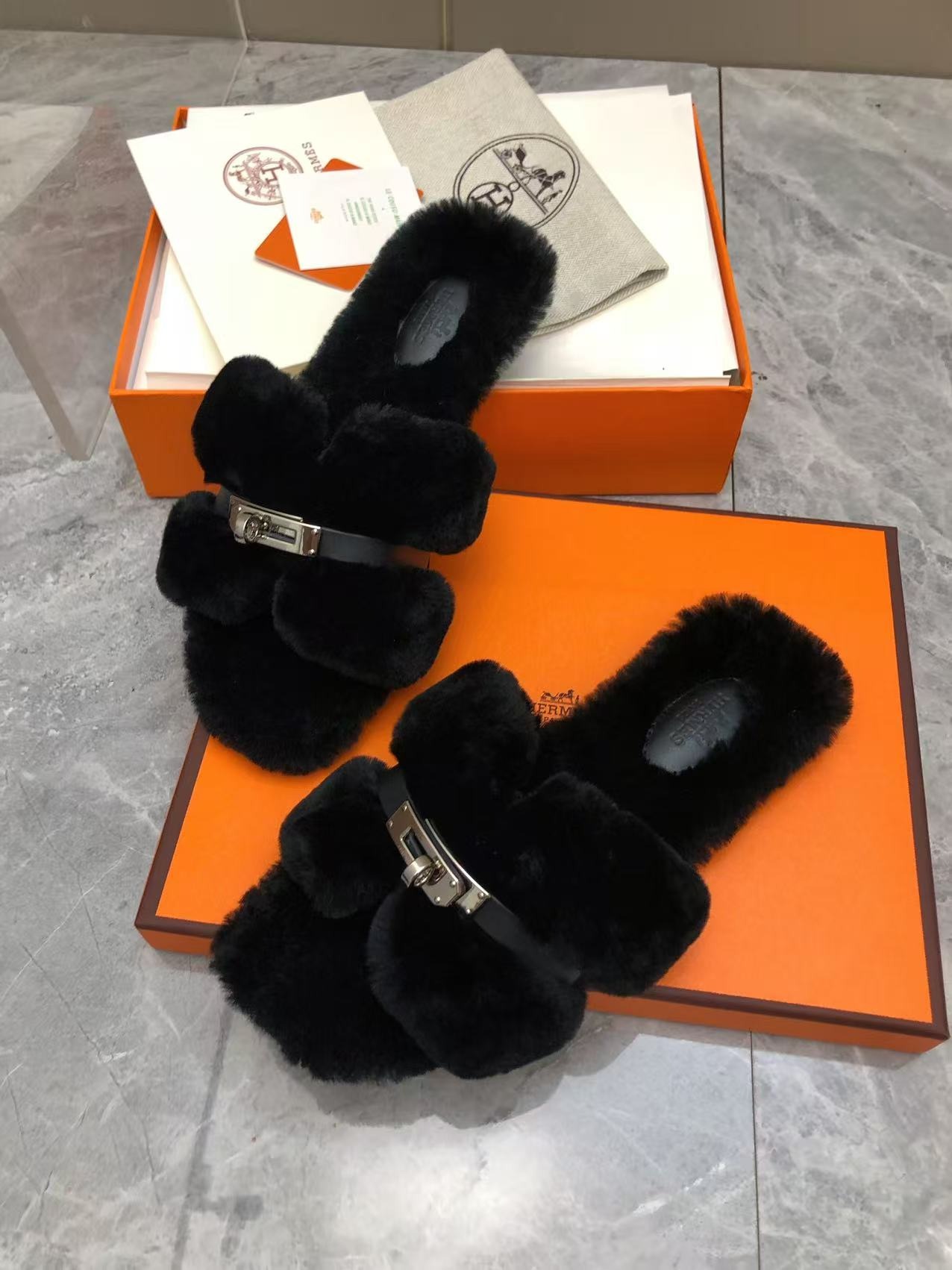 에르메스 신상 퍼 슬리퍼