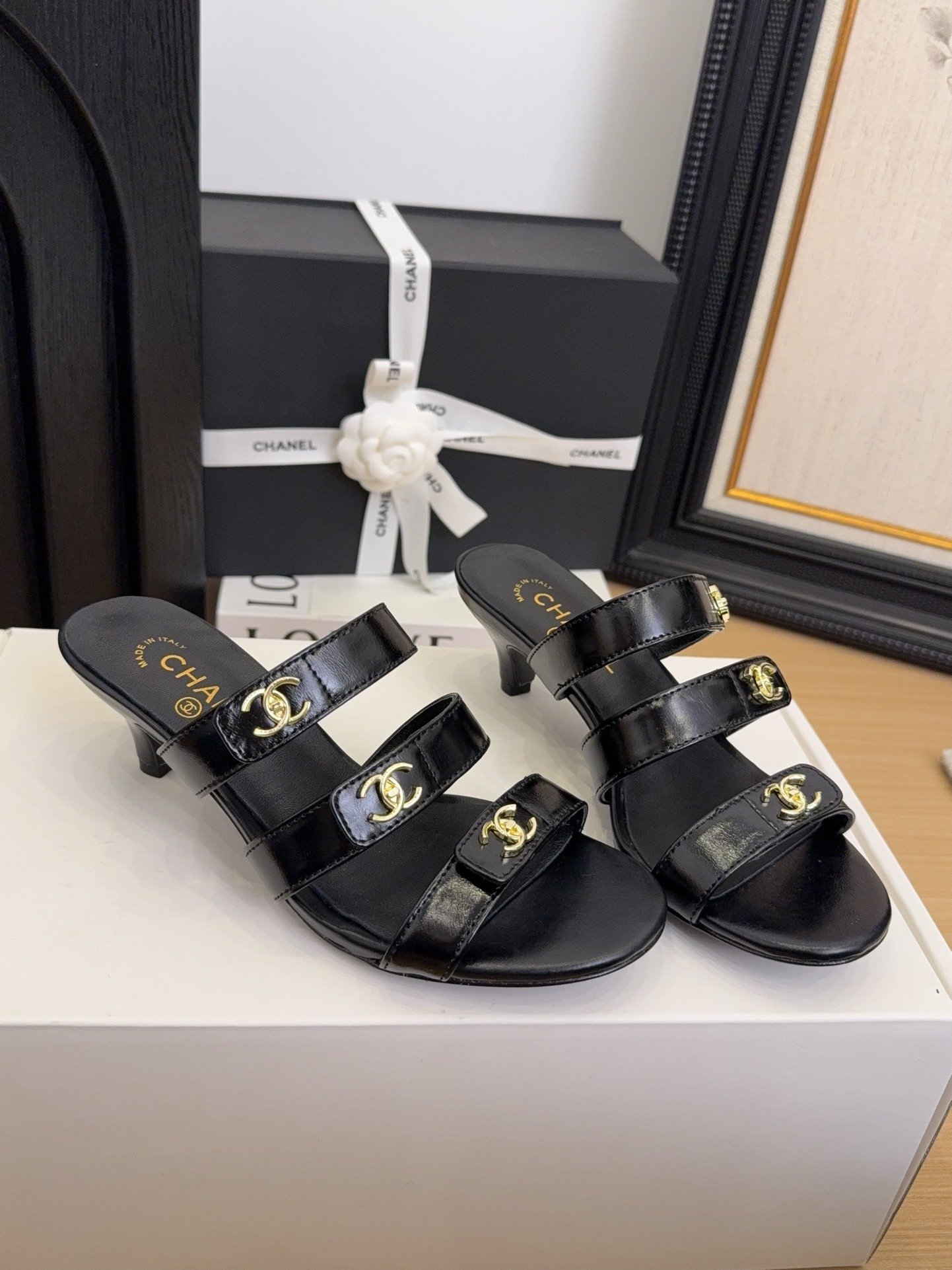 샤넬 신상 고퀄리티 통굽 더블 c버클 슬리퍼