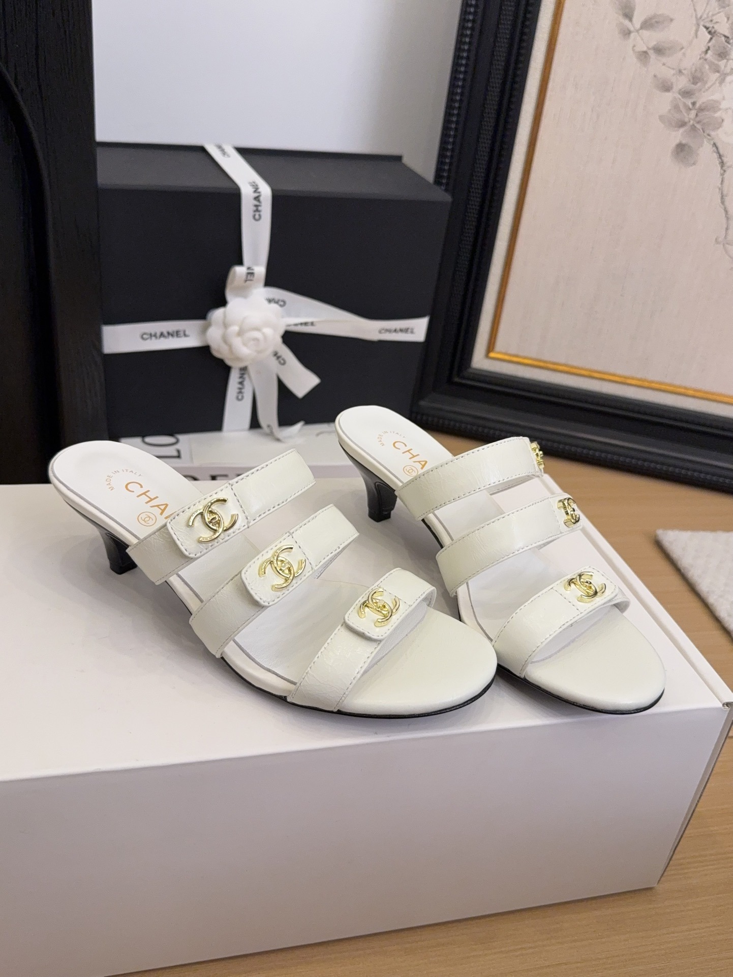 샤넬 신상 고퀄리티 통굽 더블 c버클 슬리퍼