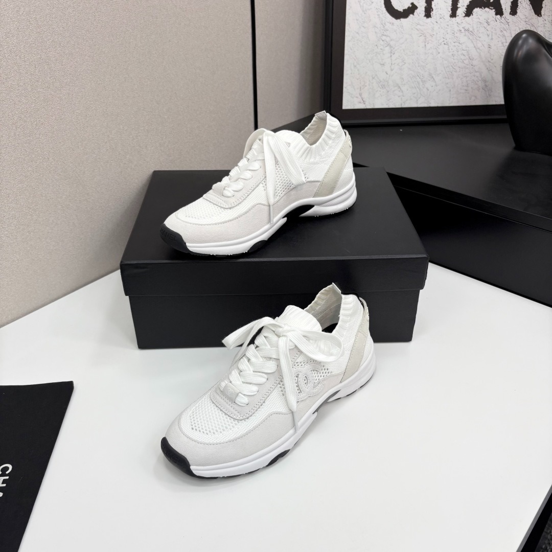 샤넬 이른 봄 신상 모직 패치 스니커즈