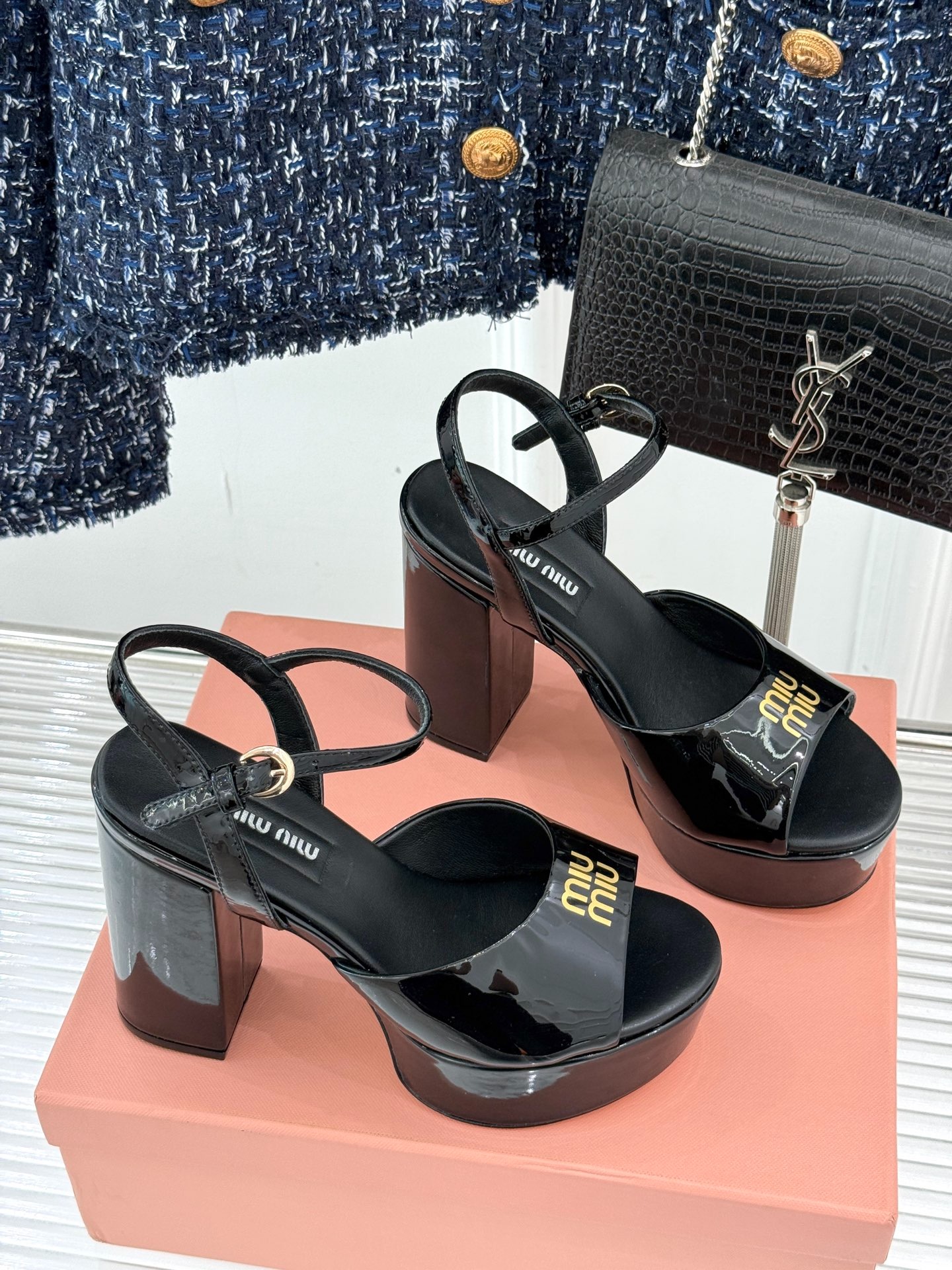 미우미우 25s 봄여름 신상 통굽 샌들