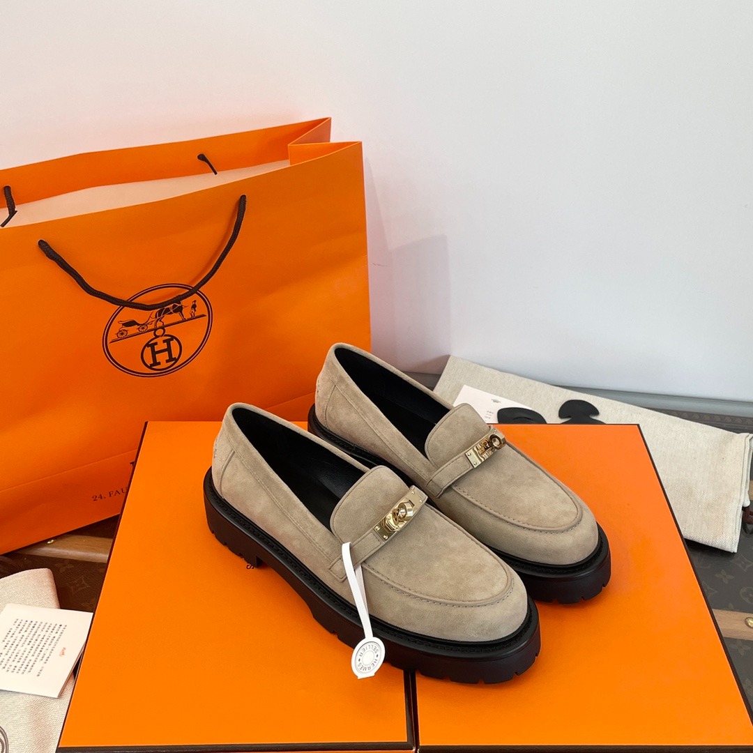 에르메스 2025 켈리버클 통굽로퍼