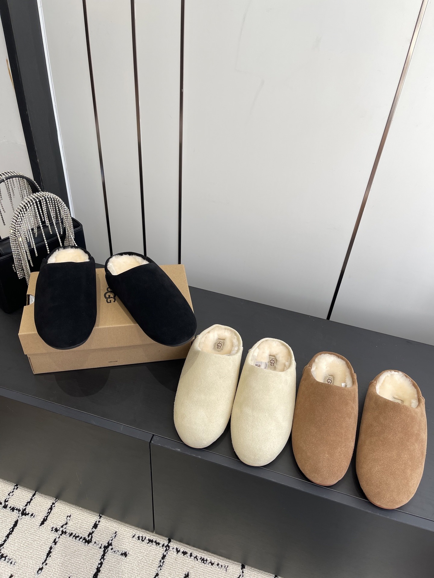 어그 25ss 신상 펌프스 캐쥬얼