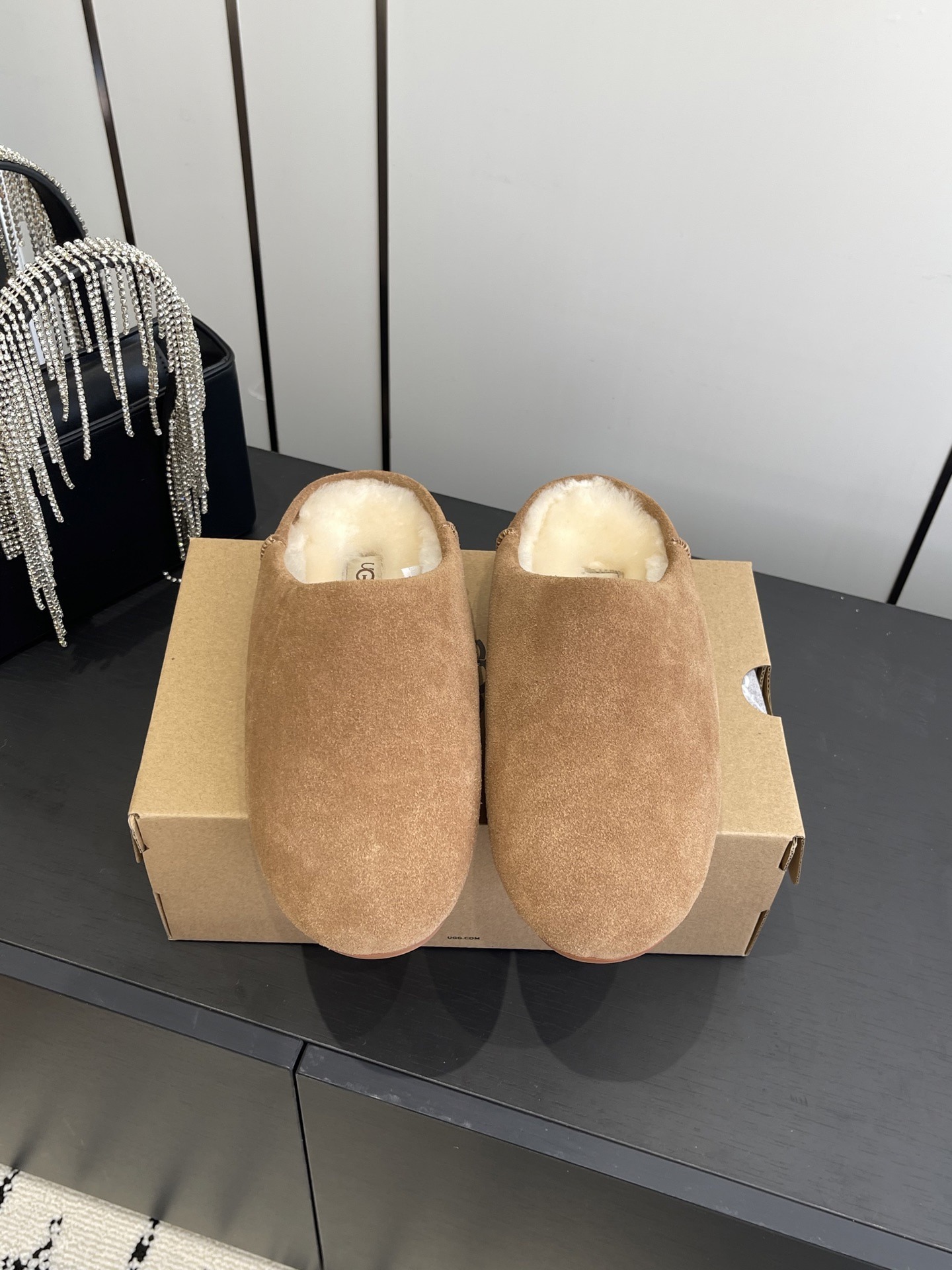 어그 25ss 신상 펌프스 캐쥬얼