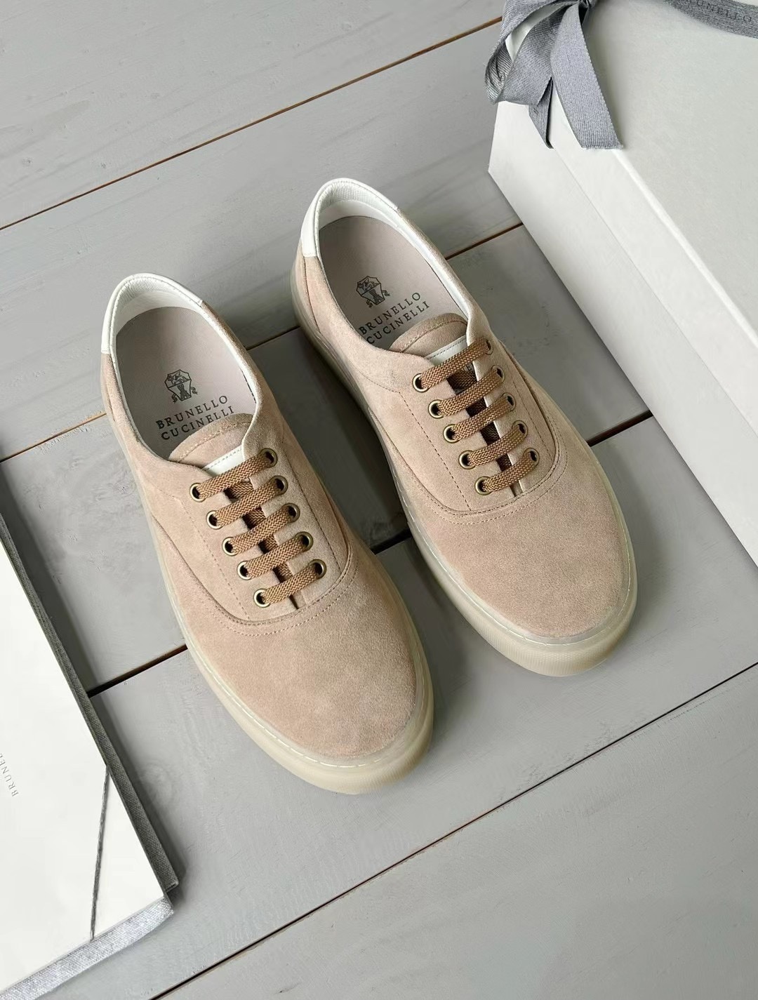 브루넬로쿠치넬리 레더 로우탑 남성 스니커즈