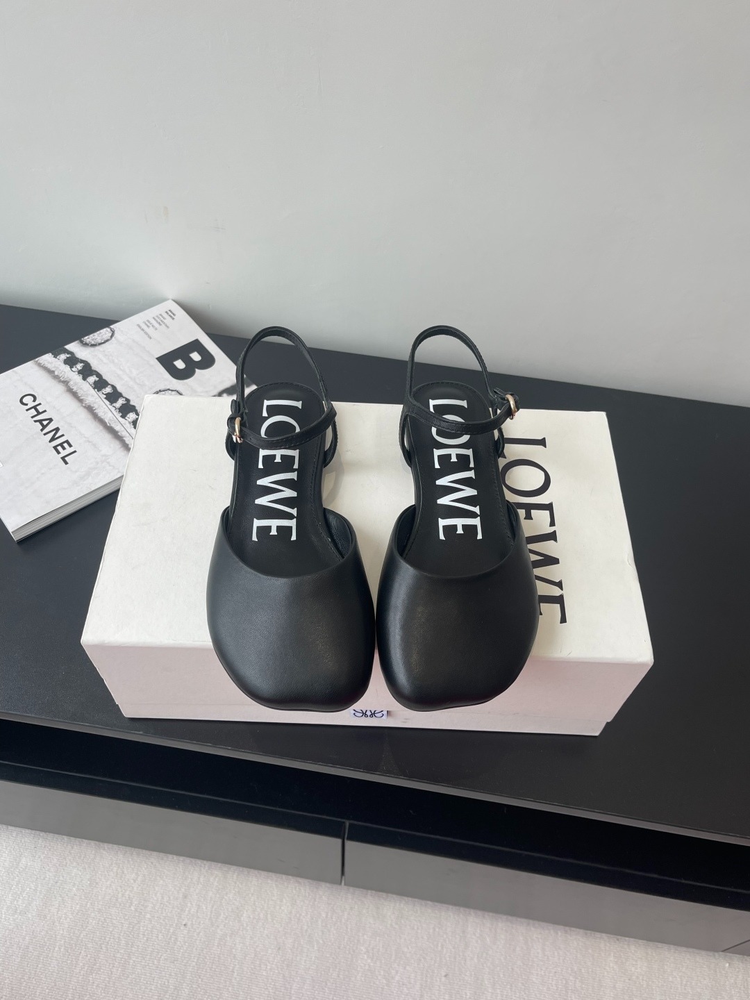 로에베 25ss 봄여름 신상 플랫 샌들