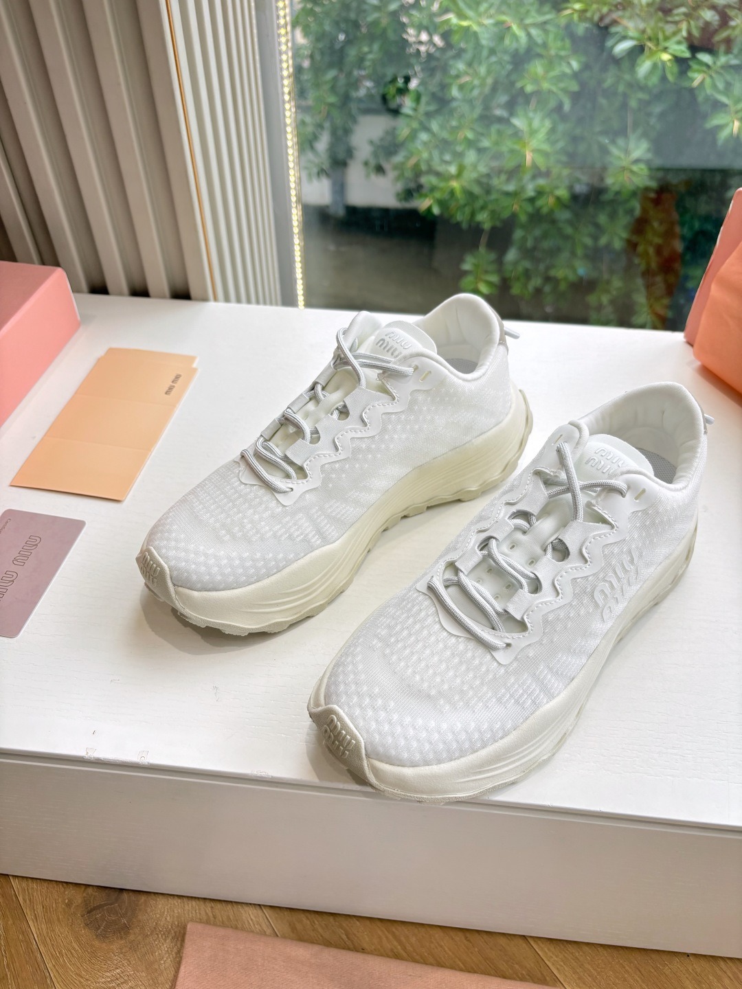 미우미우 신상 운동화