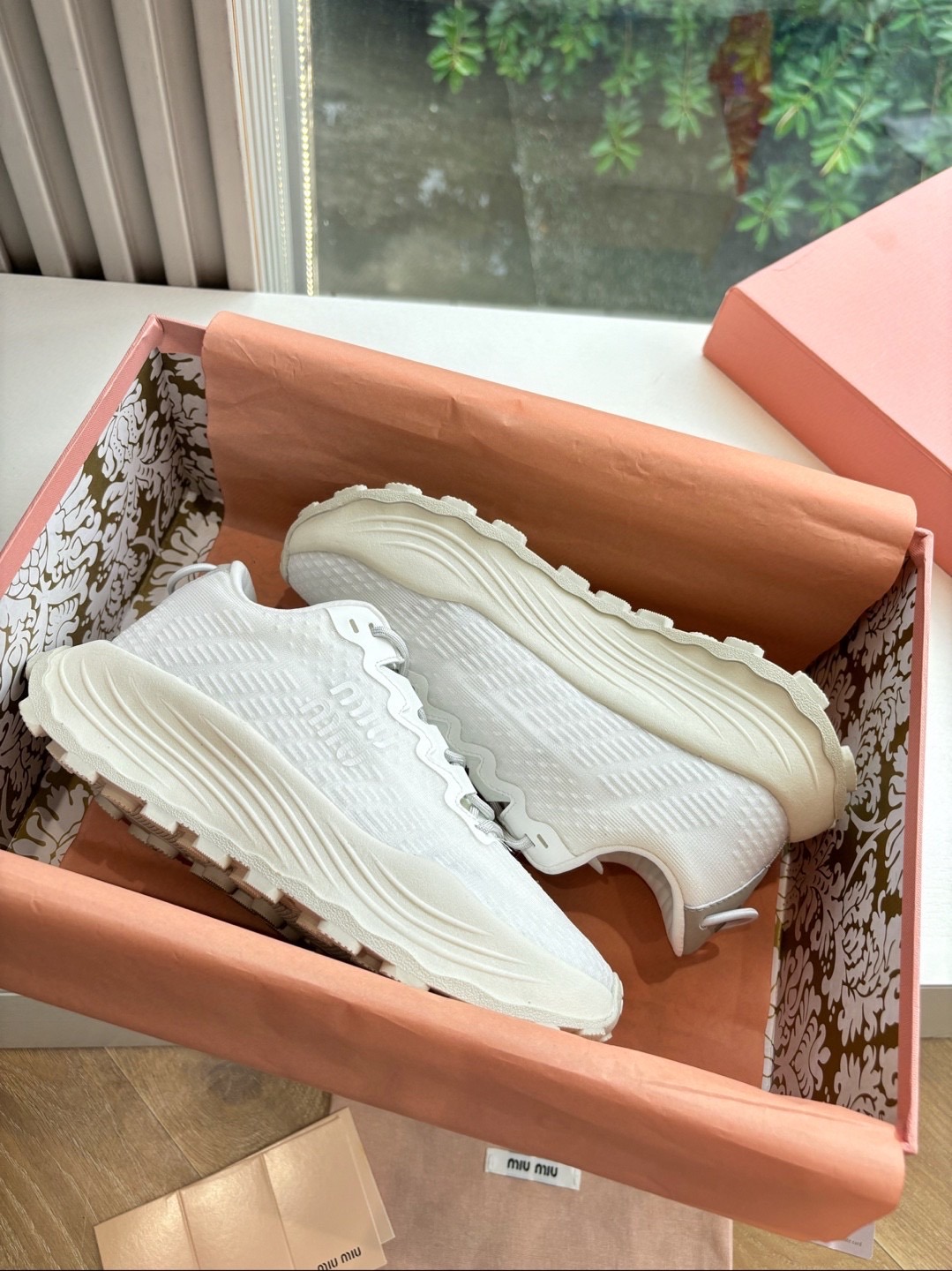 미우미우 신상 운동화