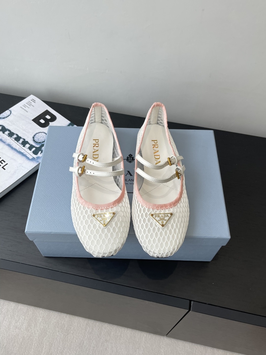 프라다 25ss 봄여름 신상 메리제인 플랫 슈즈