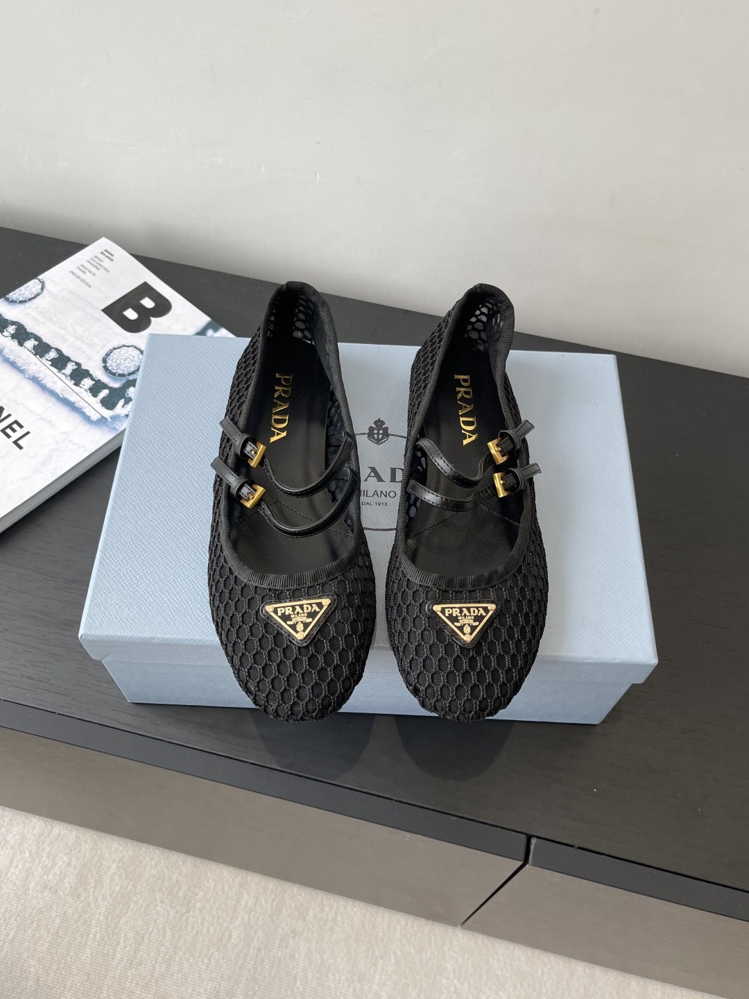 프라다 25ss 봄여름 신상 메리제인 플랫 슈즈