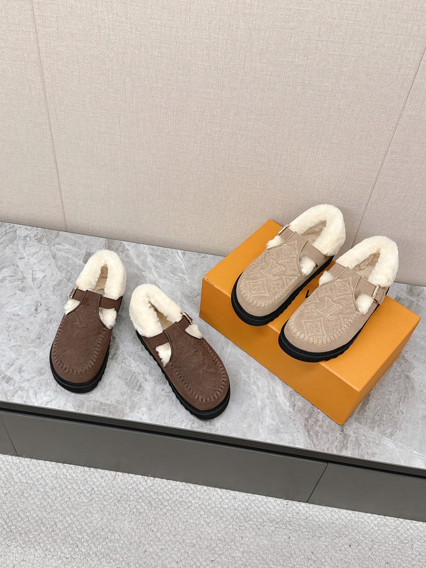 루이비통 신상 순양털 통굽 슬리퍼