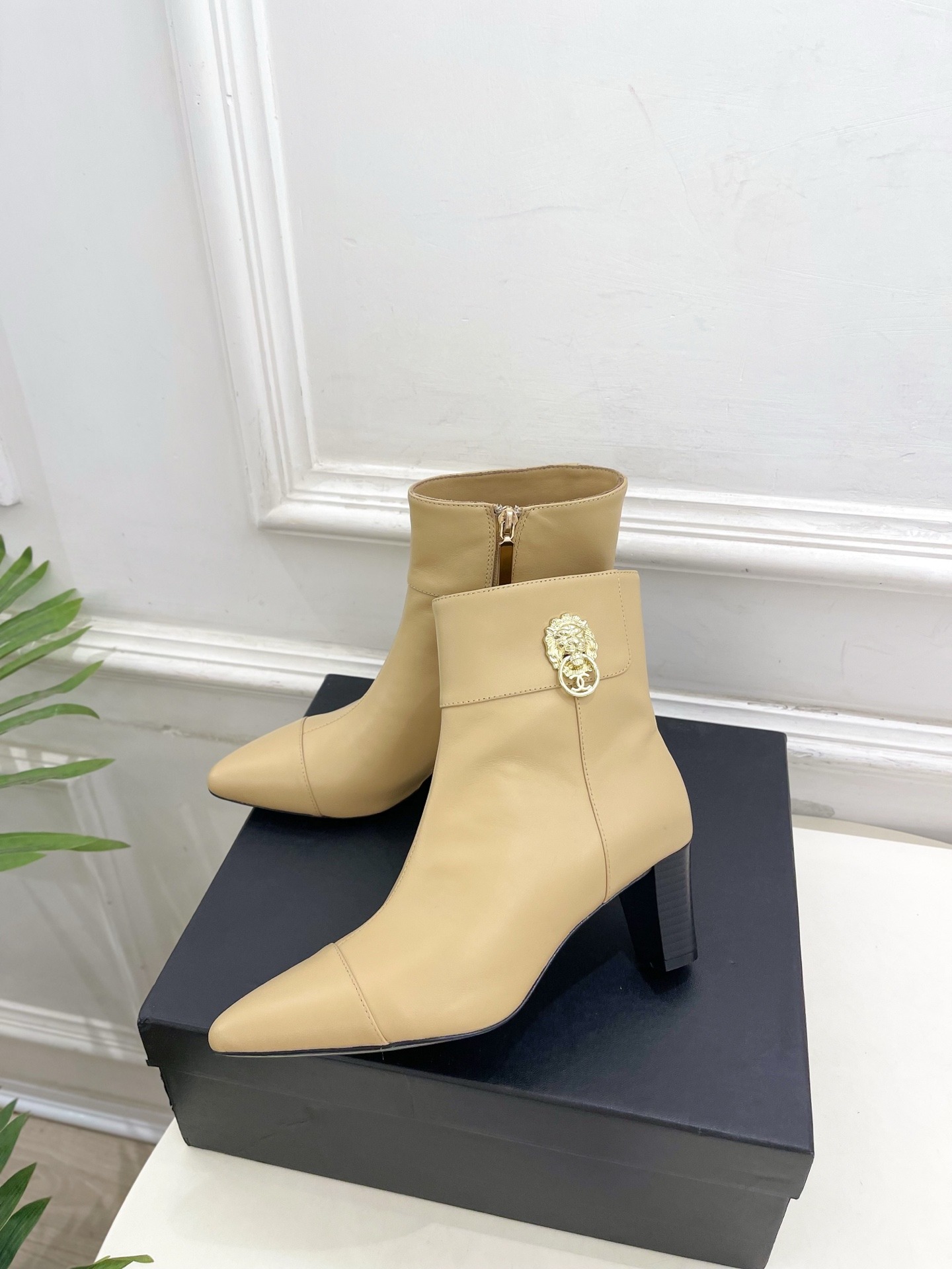 샤넬 25 신상 더블C 하이힐