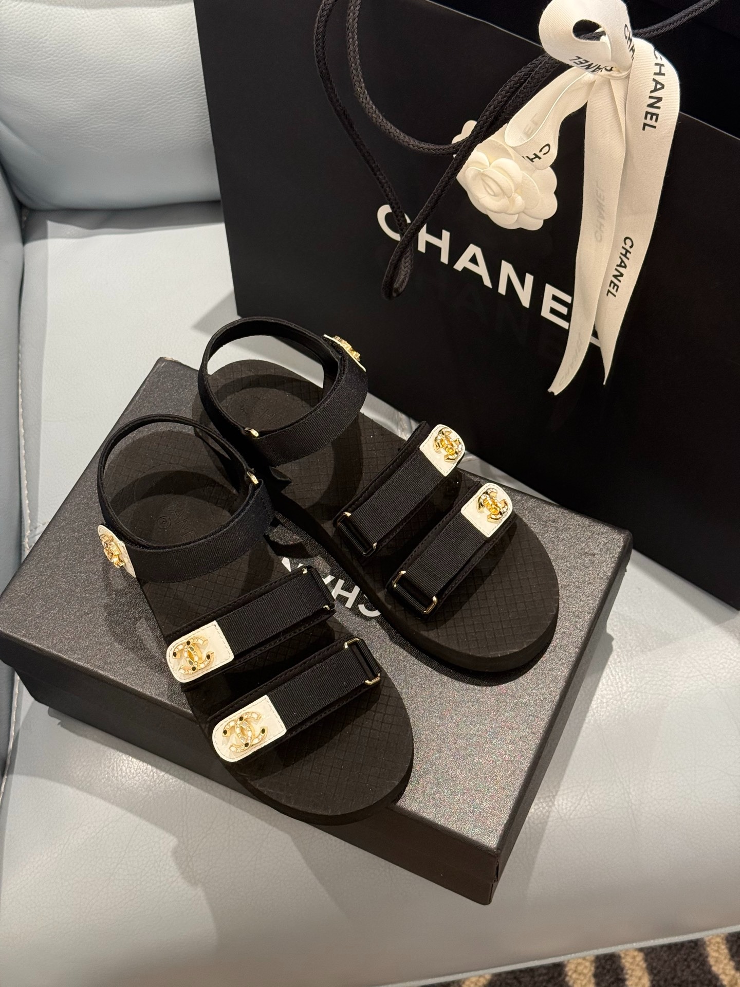 샤넬 25 봄여름 벨크로 샌들