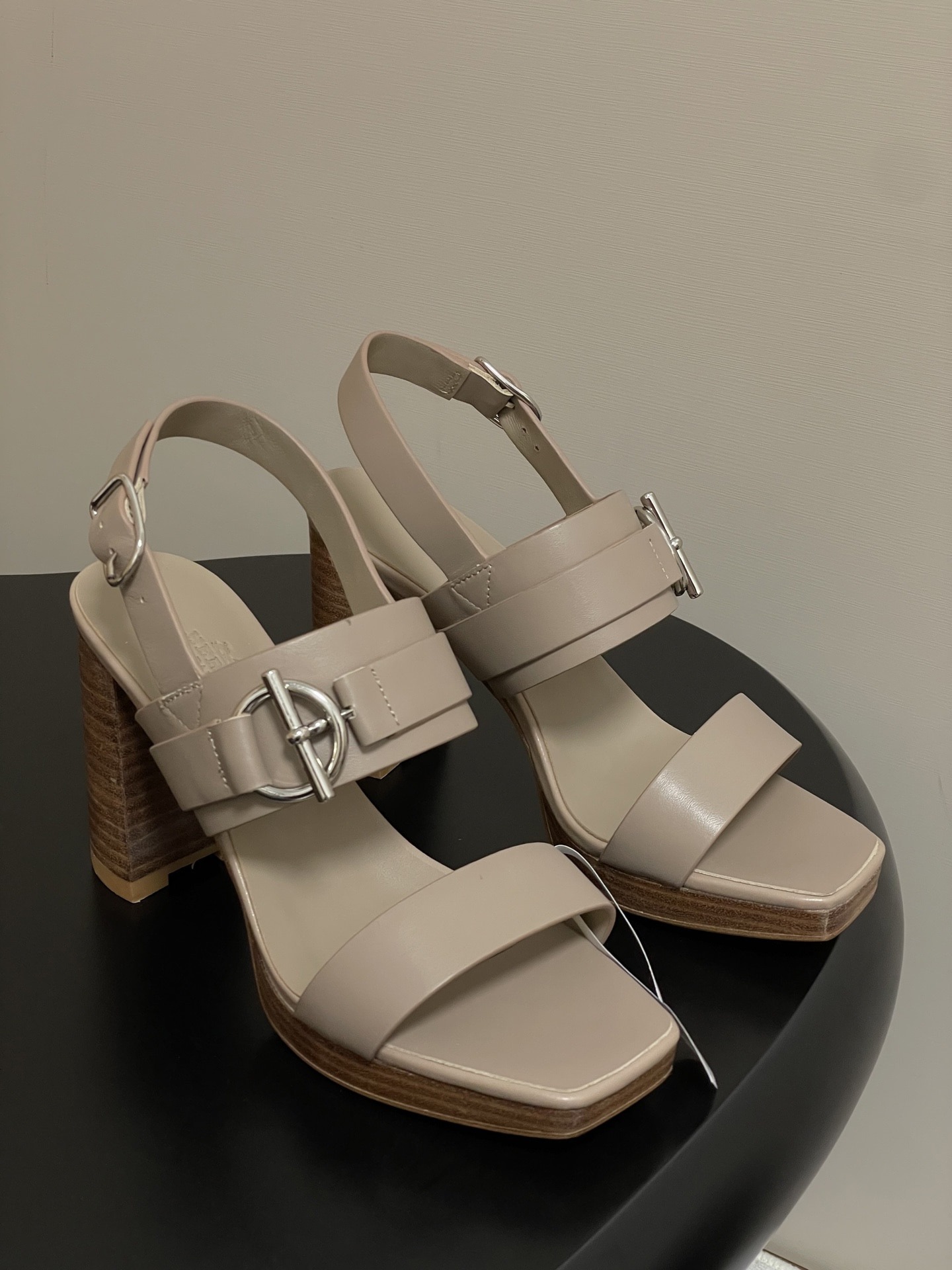 에르메스 메탈 버클 소가죽 가보시 힐