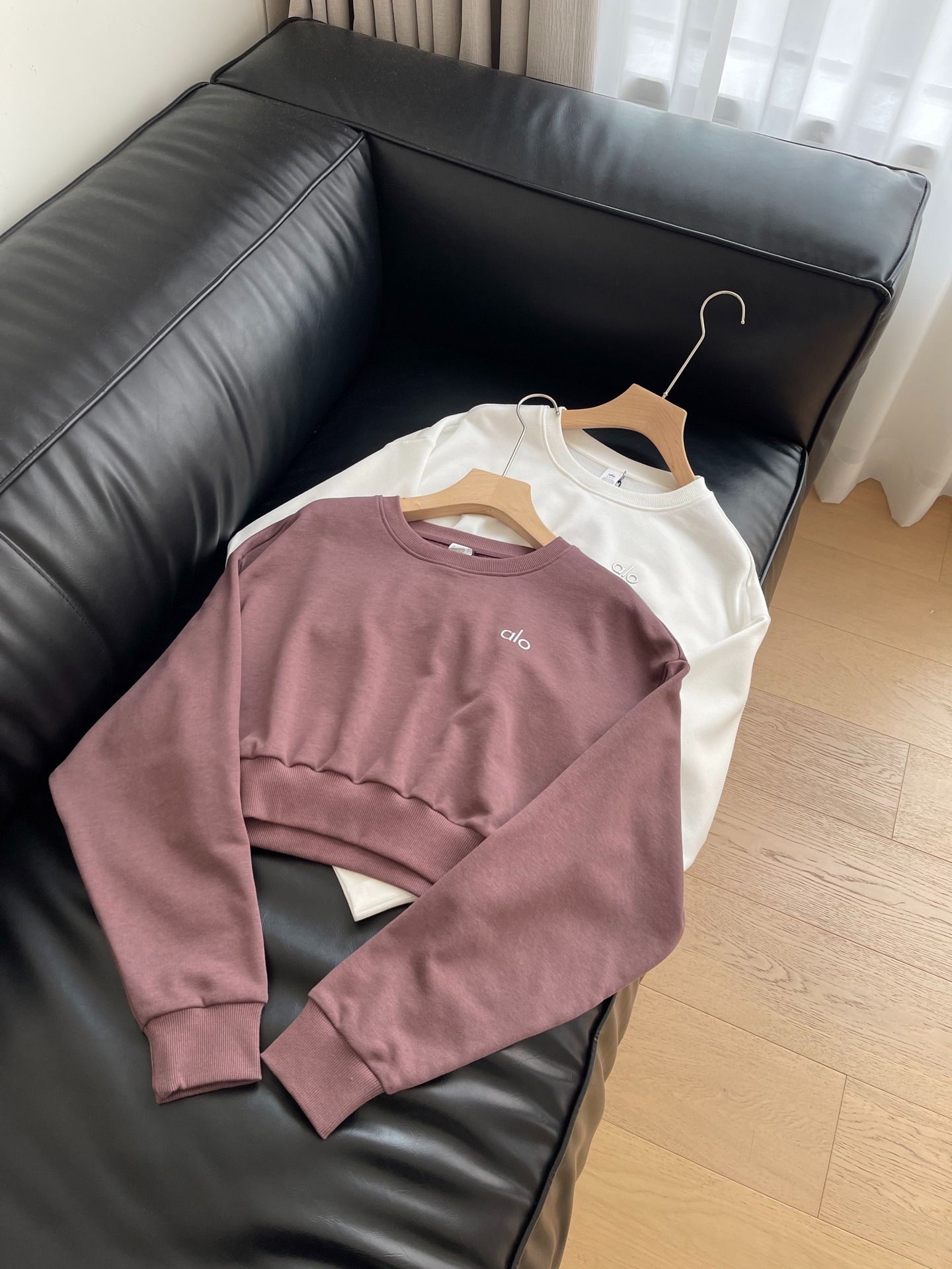 알로 2025 이른 봄 라운드넥 긴팔 숏 맨투맨