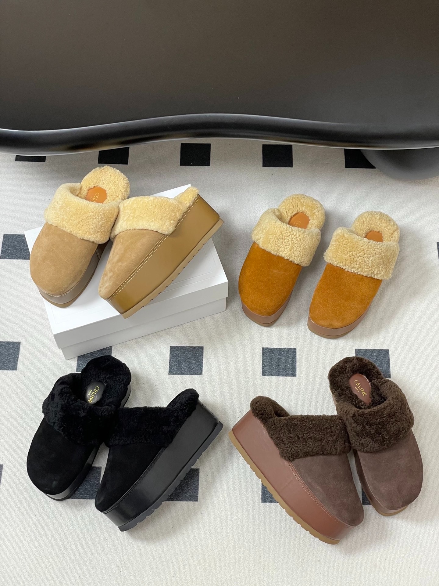 셀린느 25Fw 신상 울 세미 슬리퍼