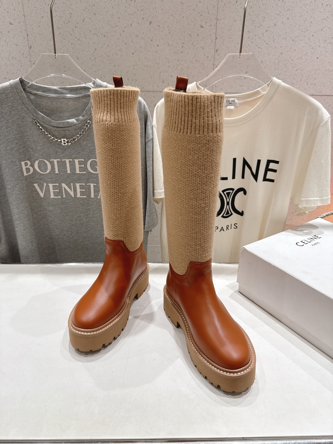 셀린느 25ss 신상 니트 앵클부츠