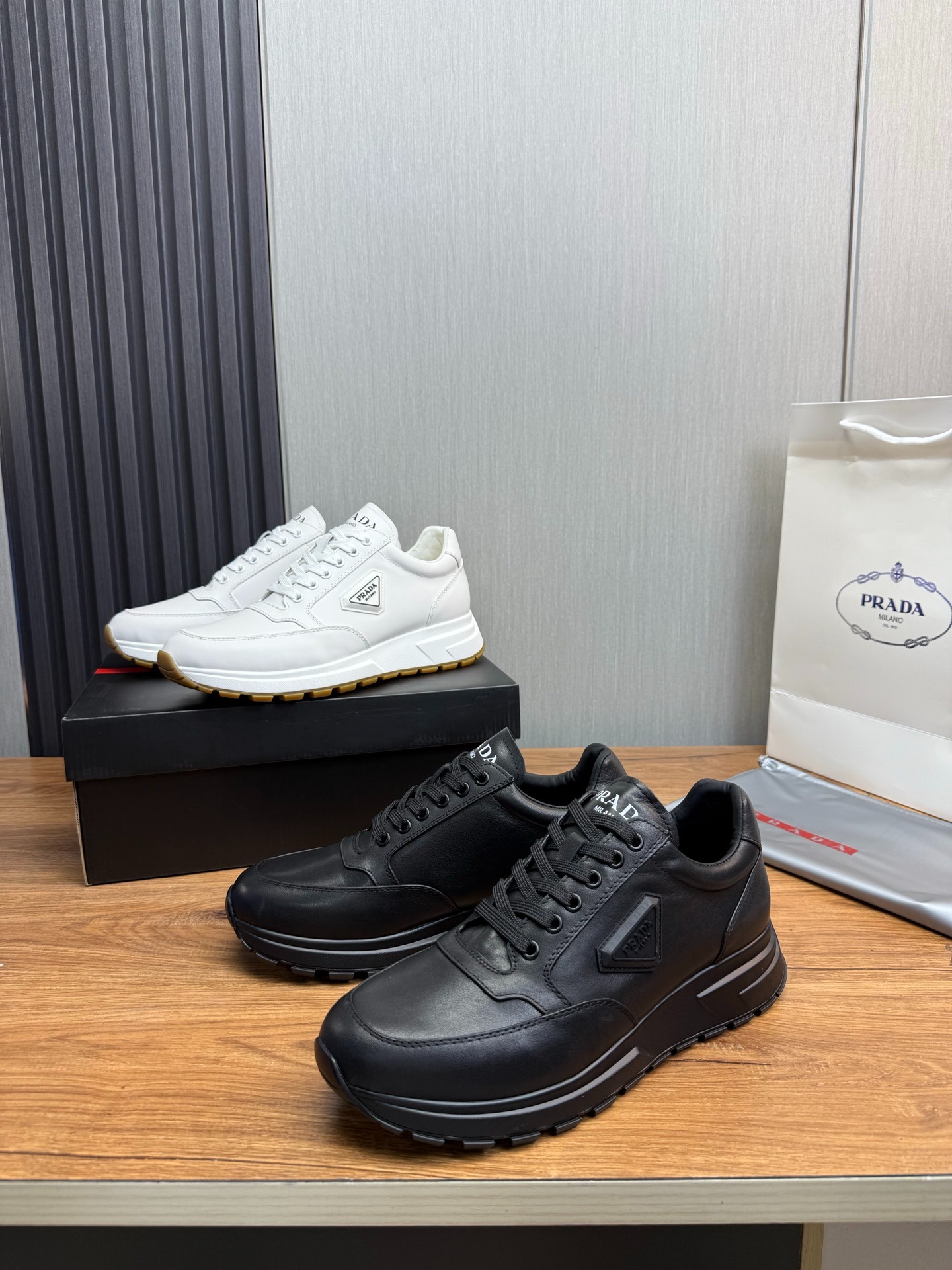 프라다 신상 남성 스니커즈