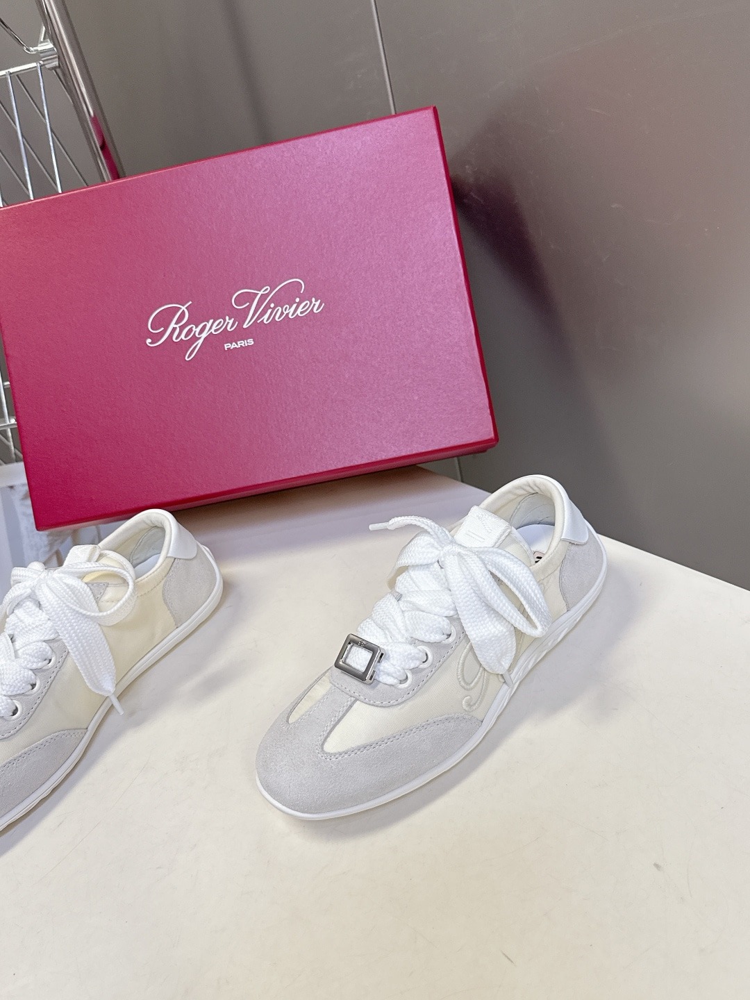 로저비비에 가을/겨울 신상 슬립온