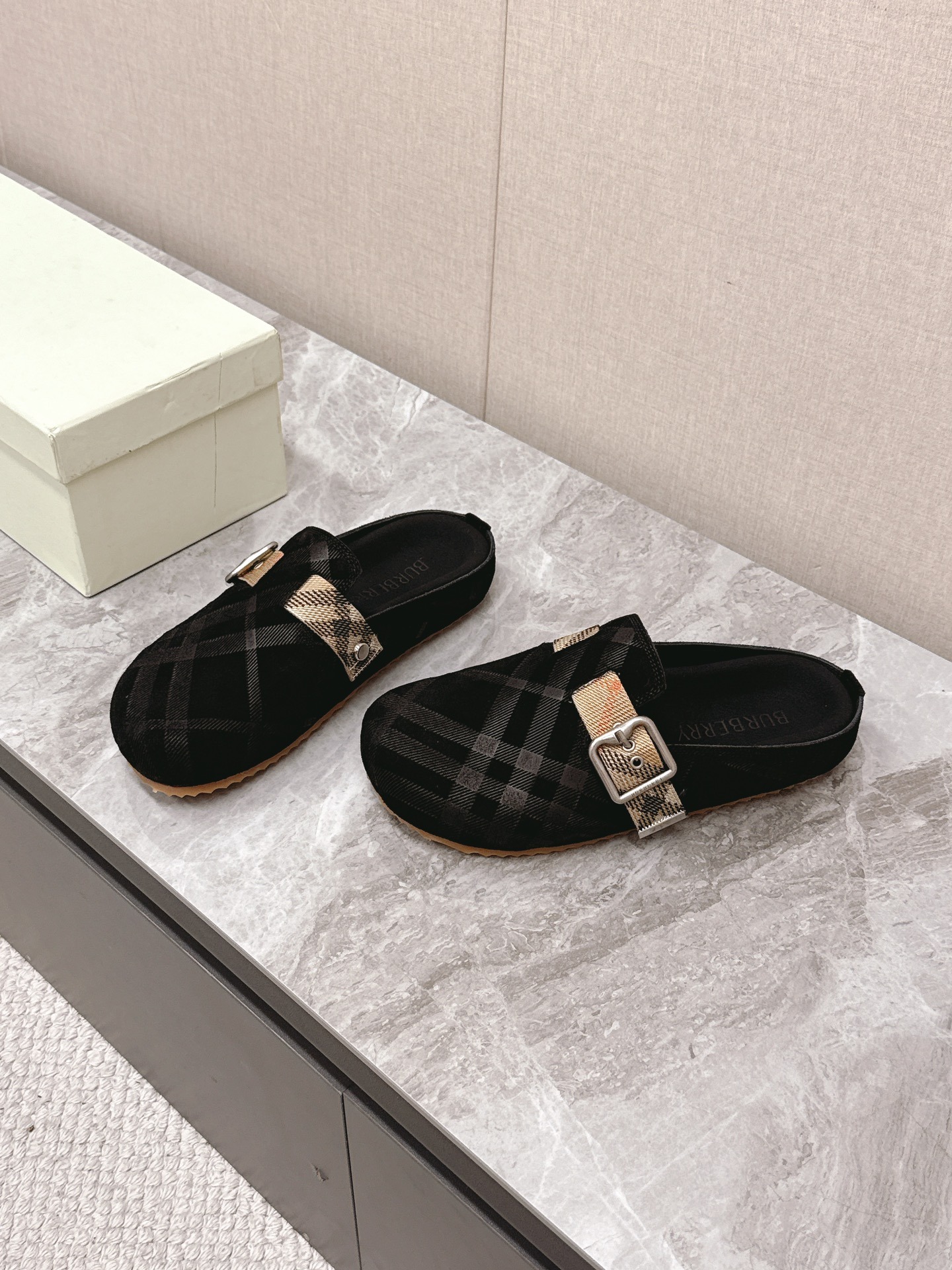 버버리 25 신상 커플 버켄 스니커즈