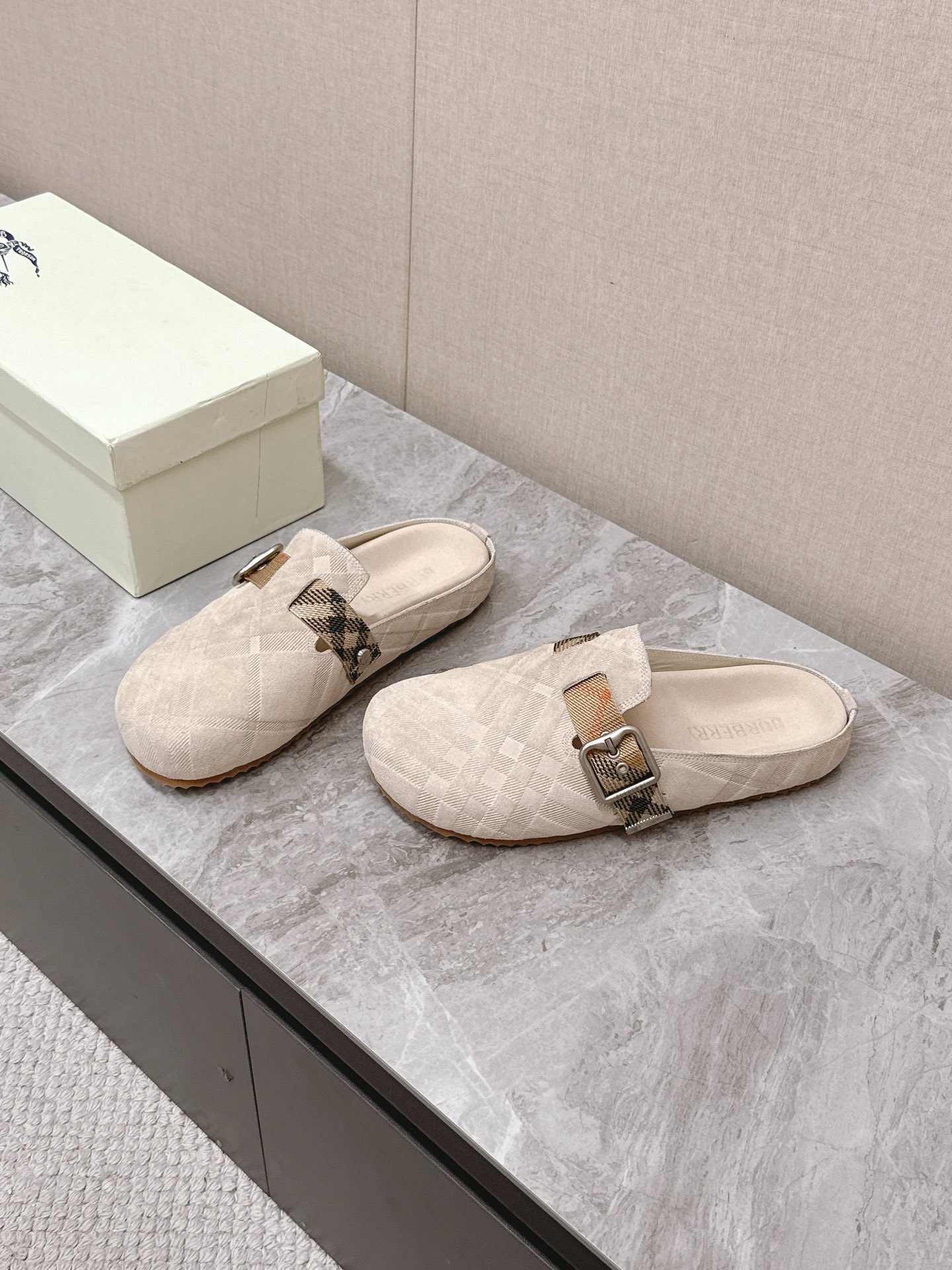 버버리 25 신상 커플 버켄 스니커즈