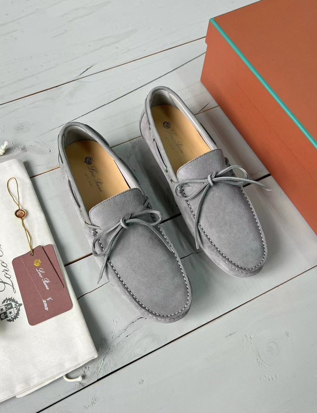 로로피아나 도트 솔 워크 남성 모카신