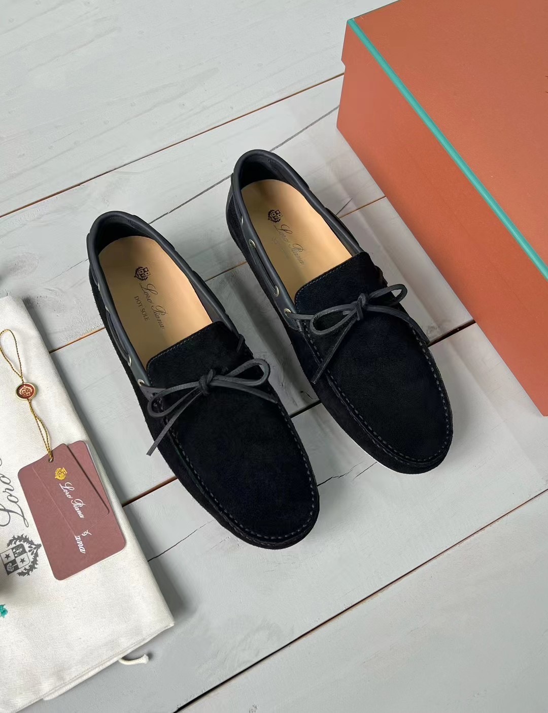 로로피아나 도트 솔 워크 남성 모카신