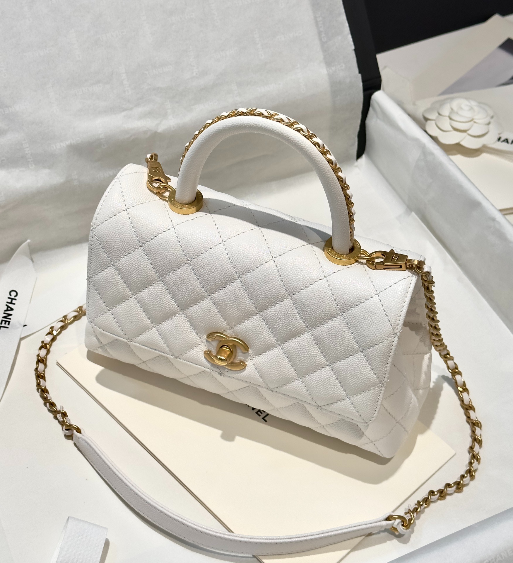 샤넬넬 코코 핸들 캐비어 미디움 