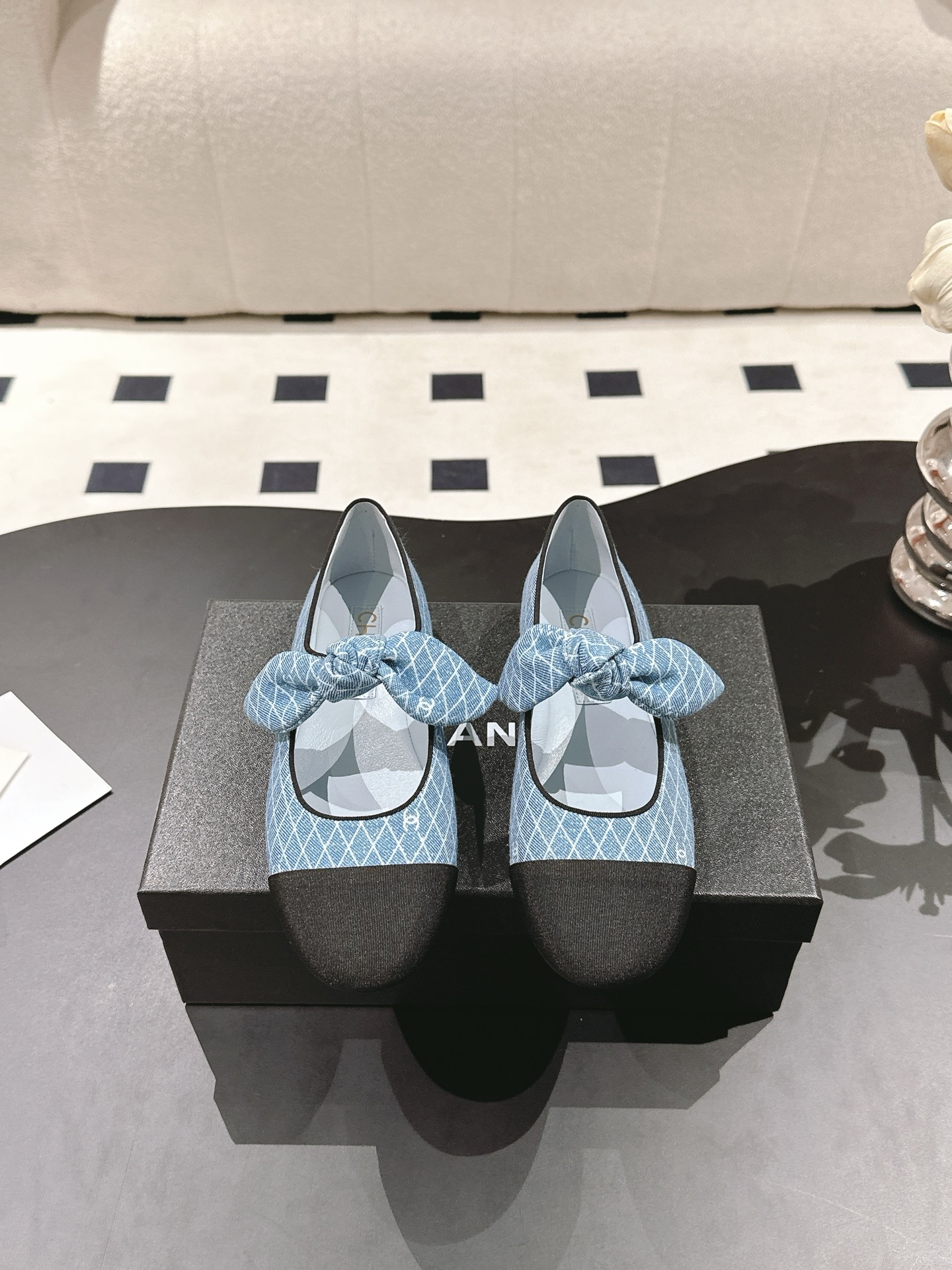 샤넬 2025 신상 리본 메리제인 로퍼