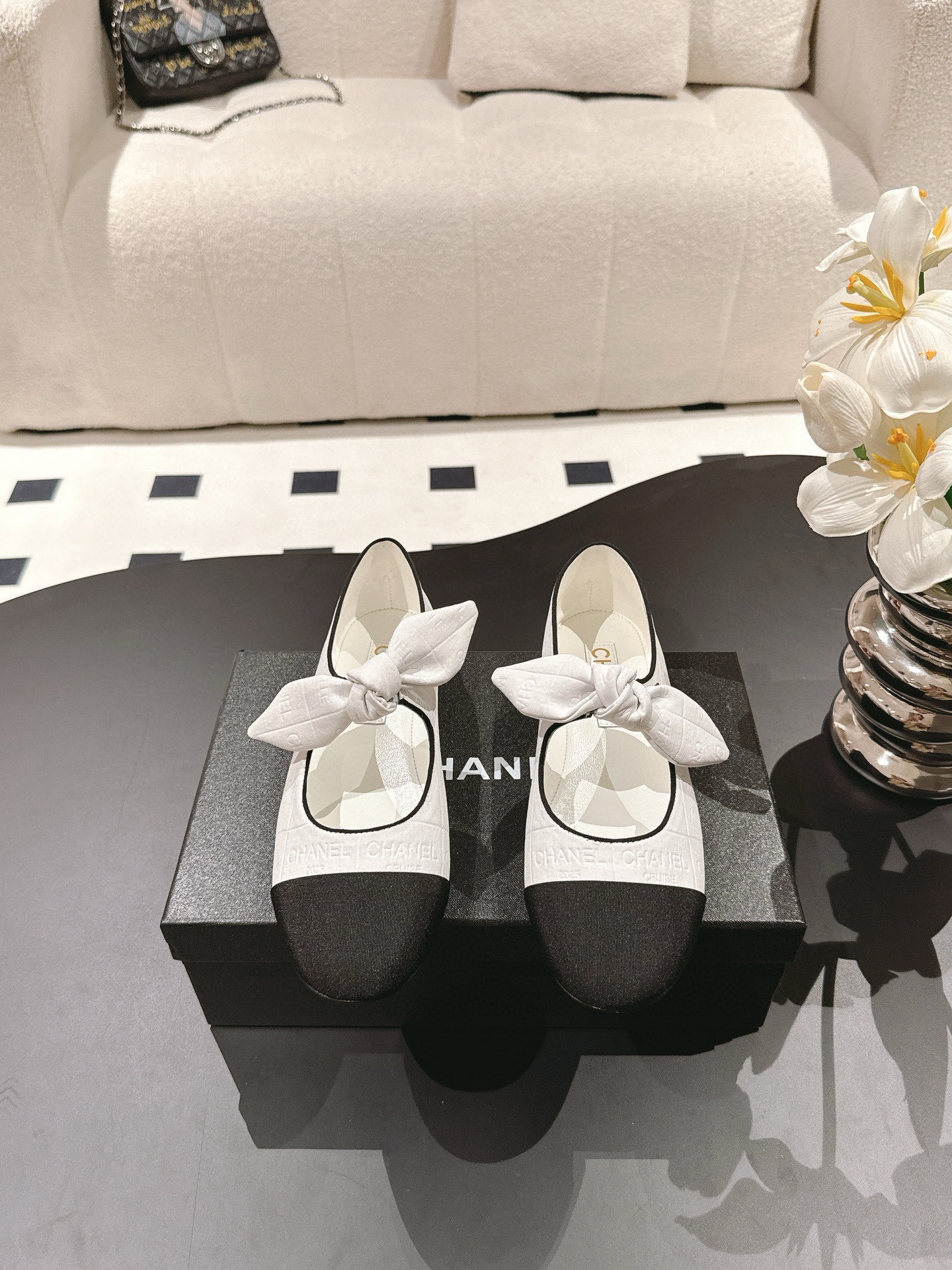 샤넬 2025 신상 리본 메리제인 로퍼