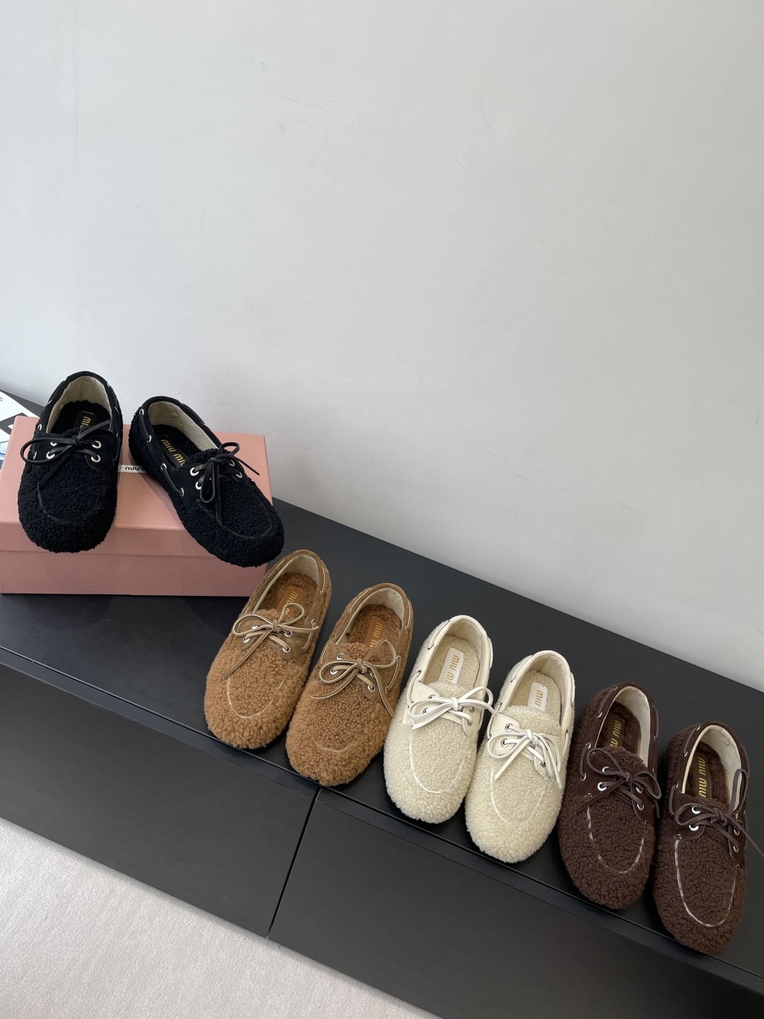 미우미우 25ss 신상 퍼 로퍼