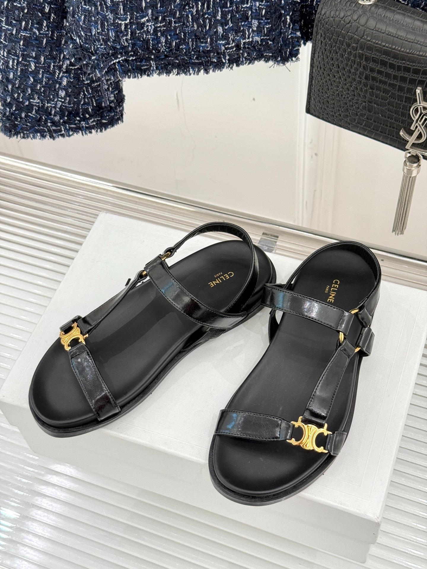 셀린느 봄여름 신상 빈티지 비치 샌들