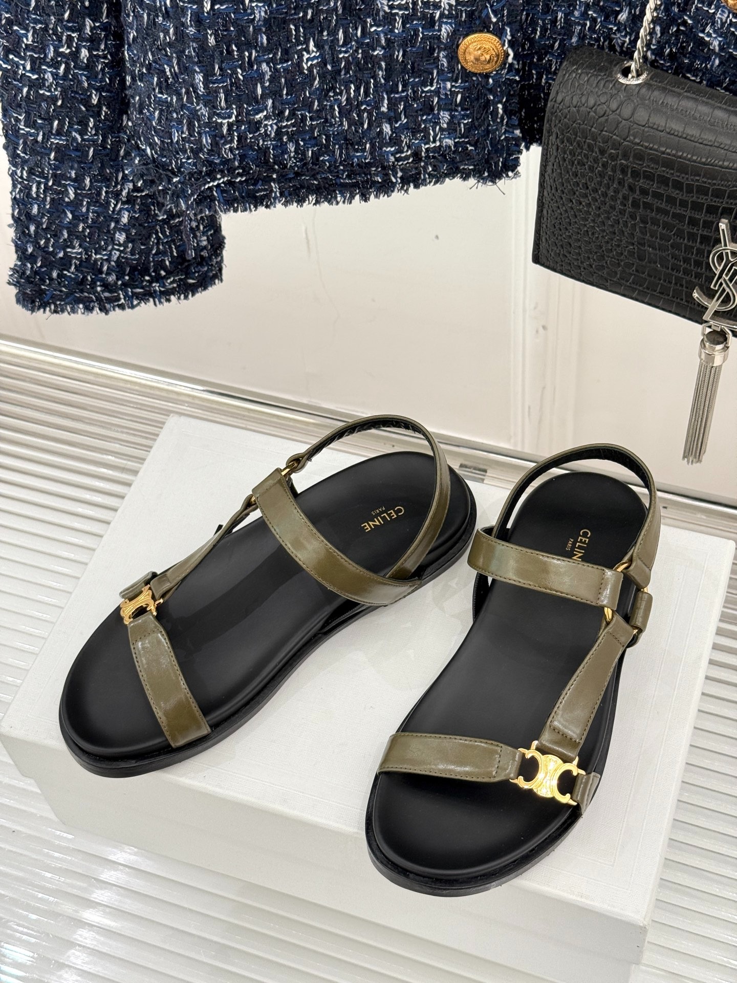 셀린느 봄여름 신상 빈티지 비치 샌들