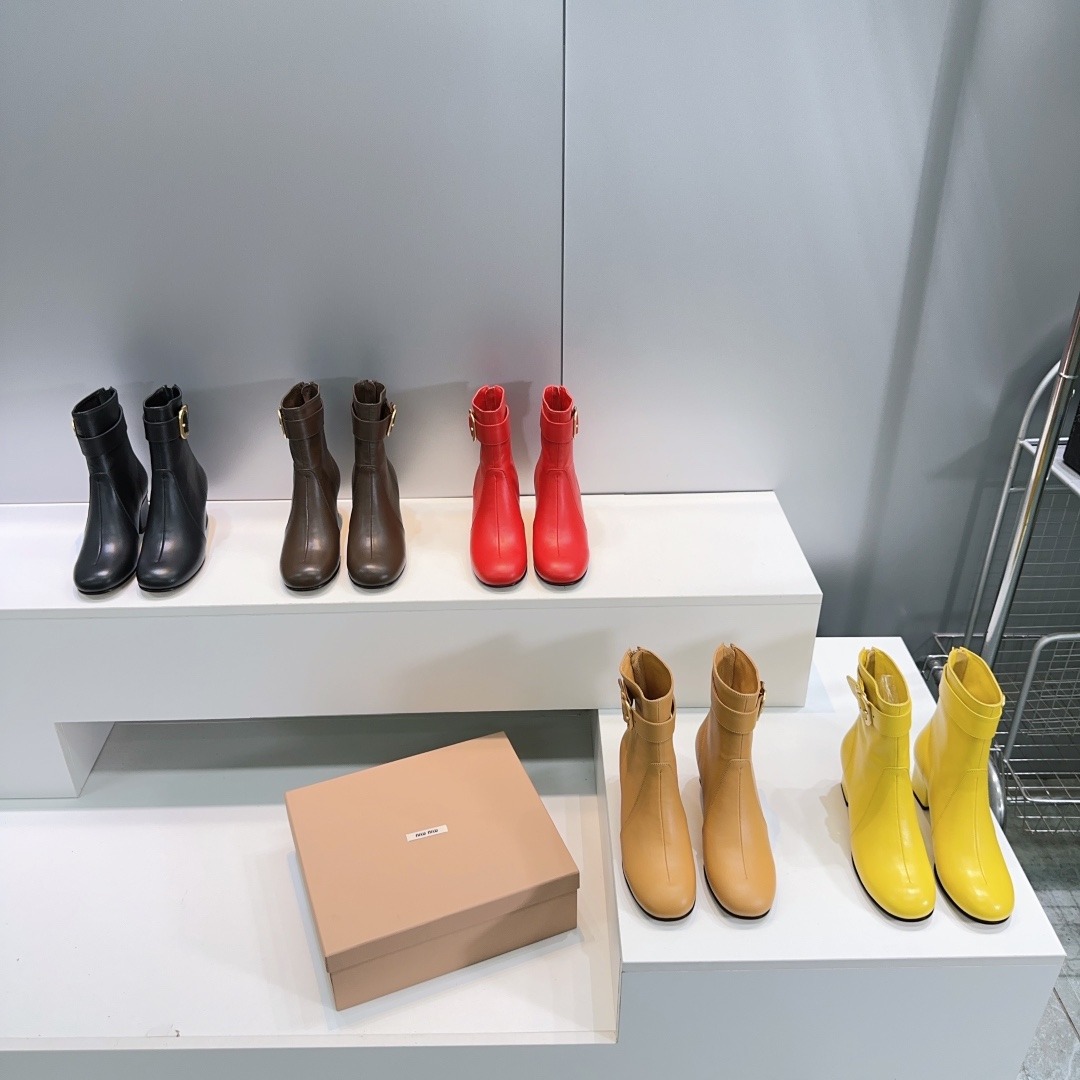 미우미우 2025 가을/겨울 신상 통굽 앵클부츠