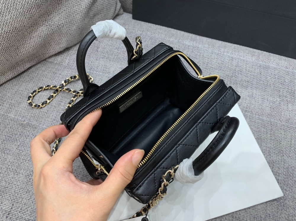 샤넬 22B 탑핸들 베니티 체인 코스메틱 케이스 AS3345