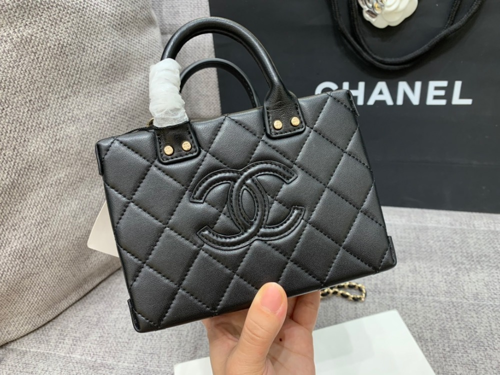 샤넬 22B 탑핸들 베니티 체인 코스메틱 케이스 AS3345