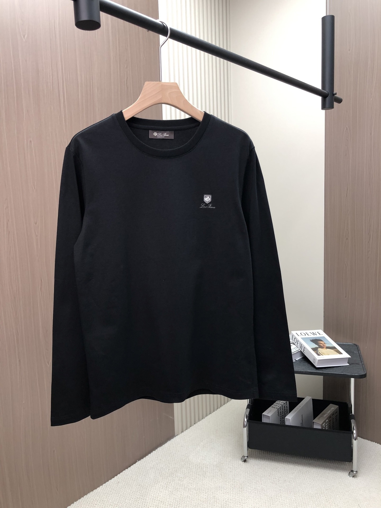 로로피아나 25 신상 클래식 긴팔 티셔츠