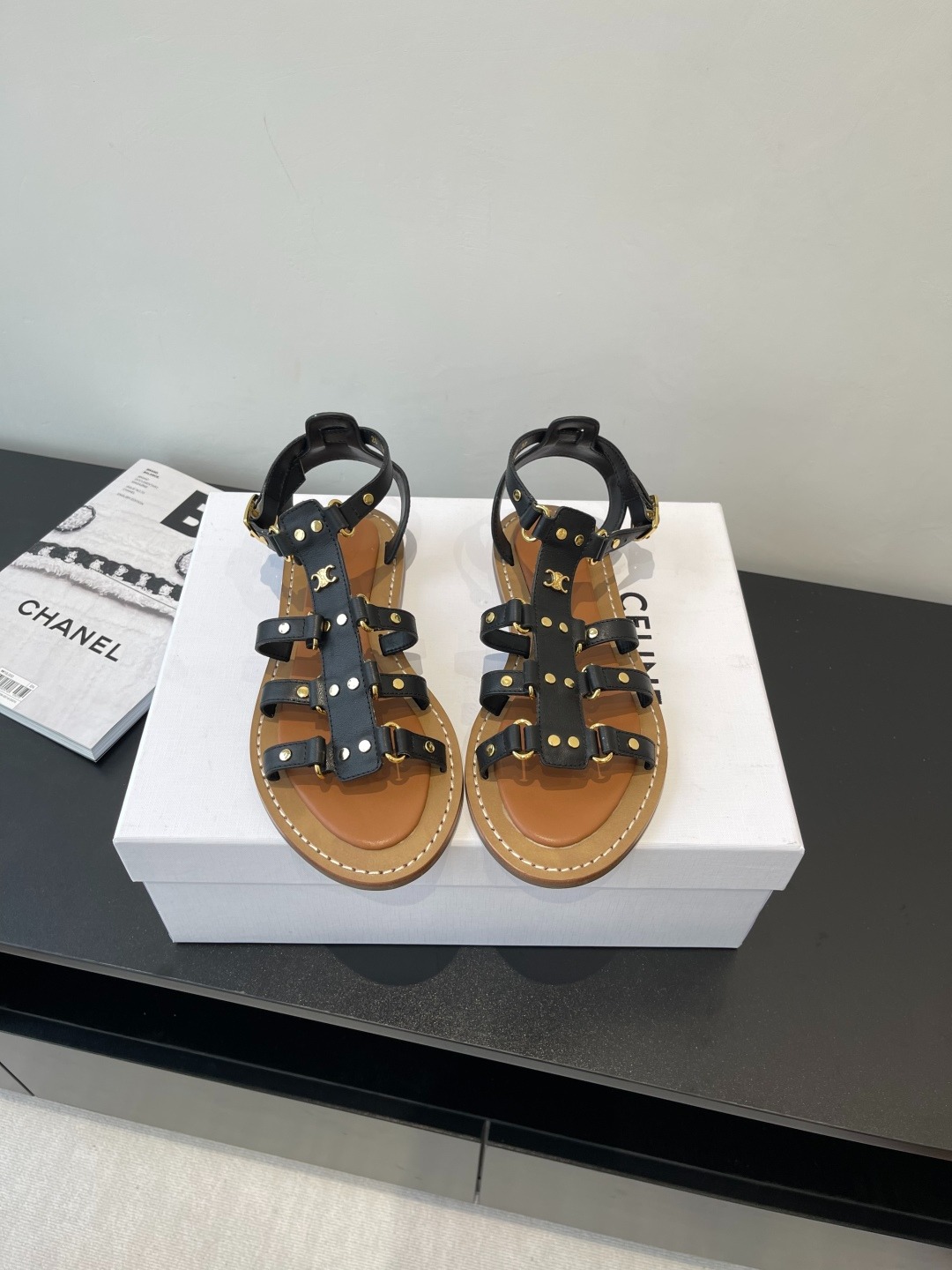 셀린느 신상 글래디 에이터 샌들