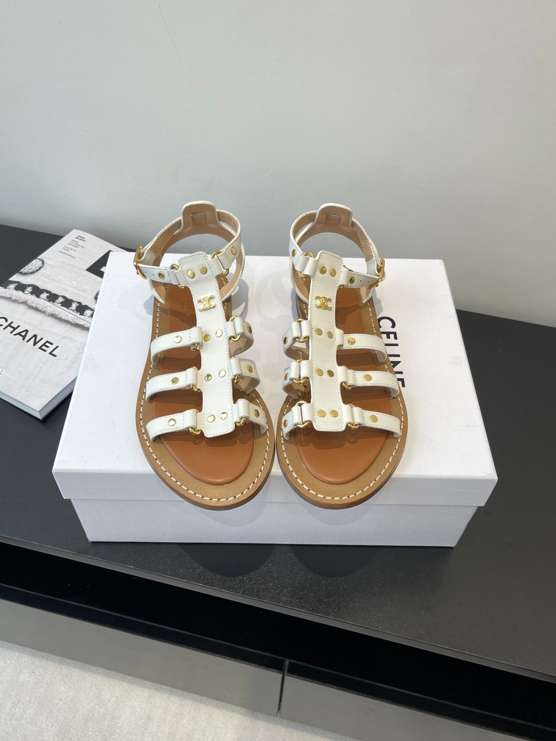 셀린느 신상 글래디 에이터 샌들