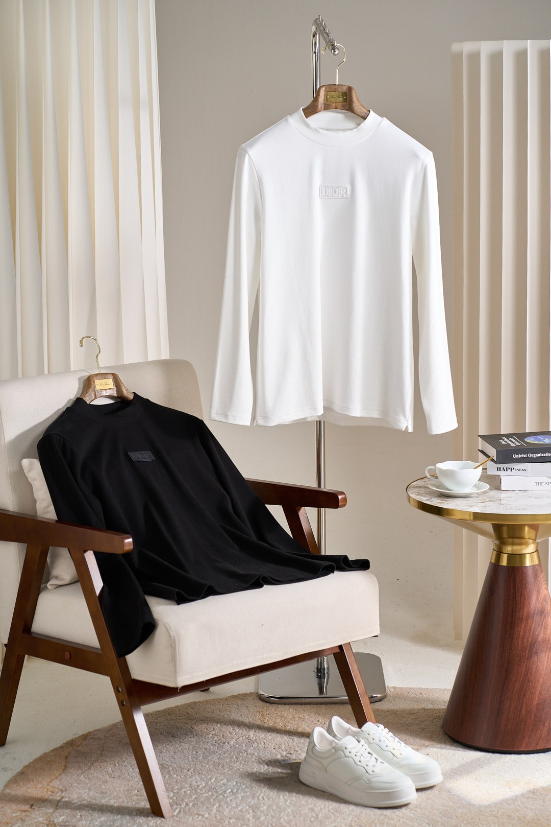 디올 신상 긴팔 티셔츠