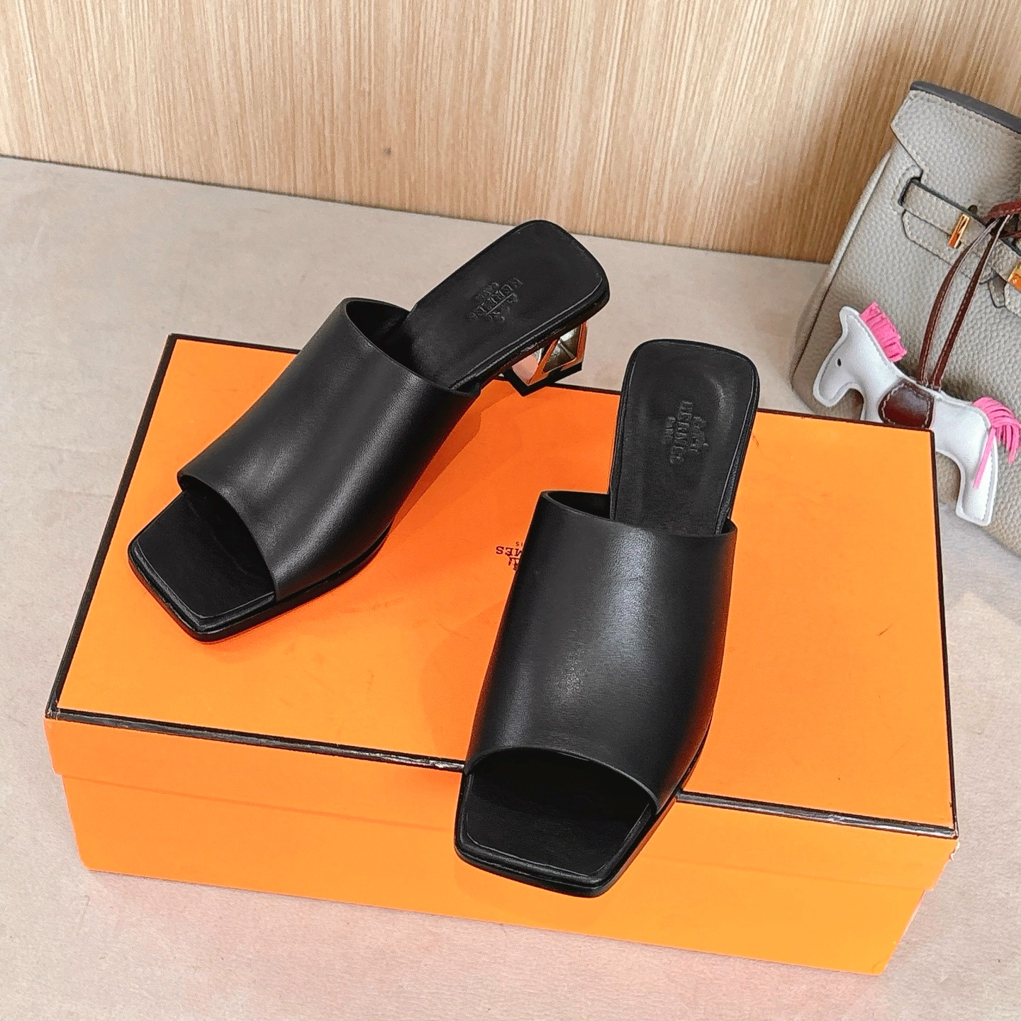 에르메스 Kylie 60 샌들 슬리퍼